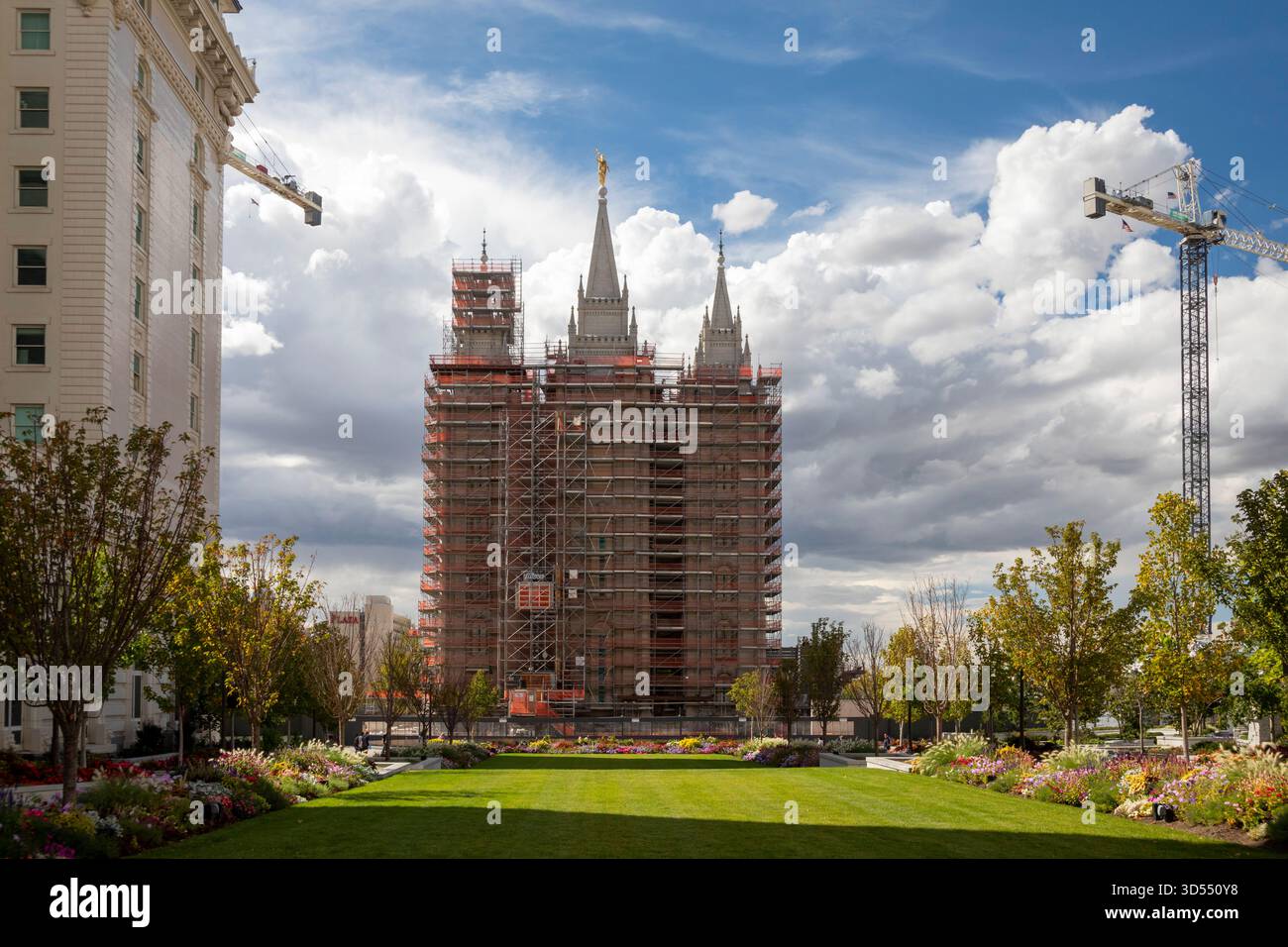 Salt Lake City, Utah - l'impalcatura circonda la Chiesa di Gesù Cristo dei Santi degli ultimi giorni Salt Lake Temple, che è chiuso per lavori di ristrutturazione. Foto Stock