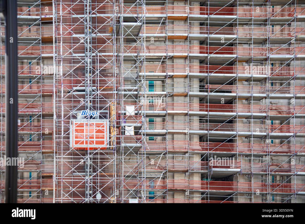 Salt Lake City, Utah - l'impalcatura circonda la Chiesa di Gesù Cristo dei Santi degli ultimi giorni Salt Lake Temple, che è chiuso per lavori di ristrutturazione. Foto Stock