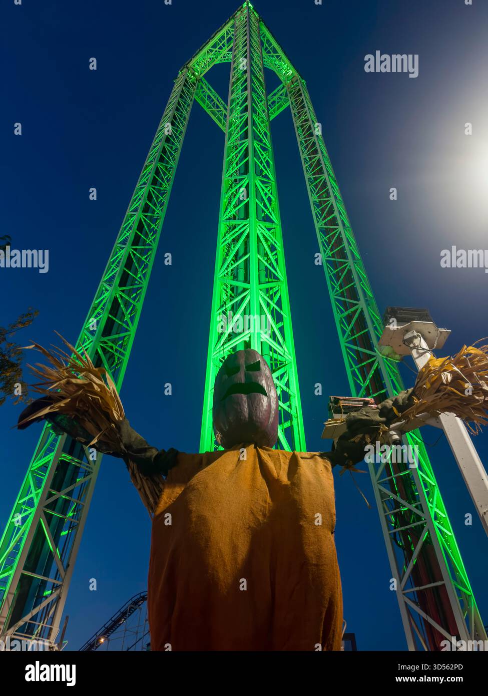 Cedar Point, situato a Sandusky, Erie County, Ohio, Stati Uniti, è un rinomato parco divertimenti celebrato per le sue emozionanti montagne russe e le viste sul lago Foto Stock