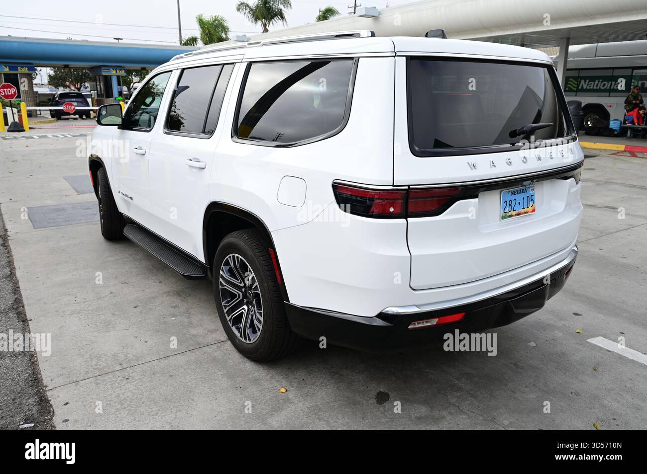 SUV Jeep Wagoneer bianco. Foto Stock