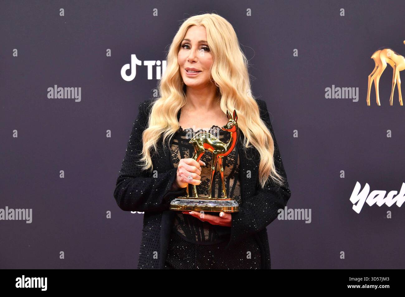 Cher bei der 77. Bambi-Verleihung 2025 nei den Bavaria Filmstudios. München, 13.11.2025 *** Cher ai Bambi Awards 77 2025 ai Bavaria Filmstudios Monaco di Baviera, 13 11 2025 foto:XB.xInsingerx/xFuturexImagex bambi_5568 Foto Stock