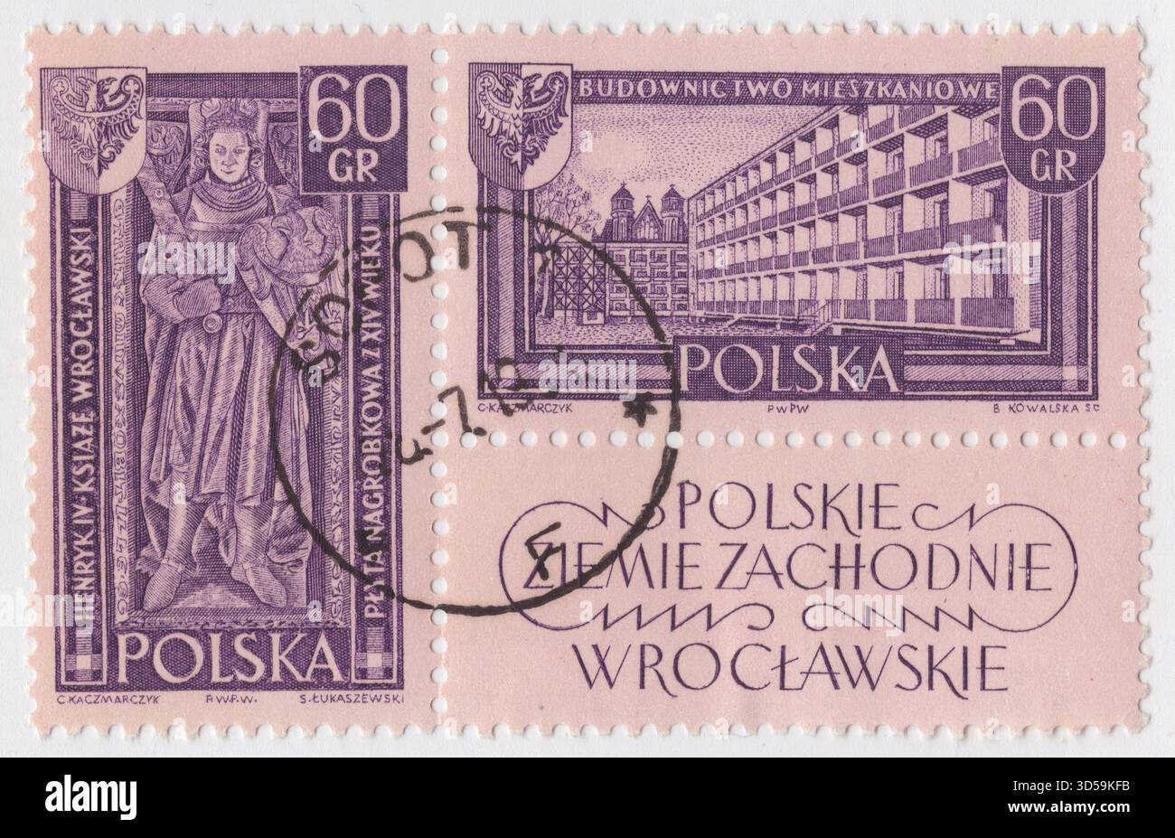 POLONIA — 1961 luglio 21: Un 60 e 60 grosz viola su blocco rosa di francobolli (con etichetta) raffiguranti i territori occidentali polacchi. Tombstone di Enrico IV, sigillo di Breslavia e Case di appartamenti a Breslavia. Wrocław è una città nel sud-ovest della Polonia e la più grande città della regione storica della Slesia. Si trova sulle rive del fiume Oder nelle Lowlands Slesia dell'Europa centrale, a circa 40 chilometri (25 miglia) dai Monti Sudeti a sud Foto Stock