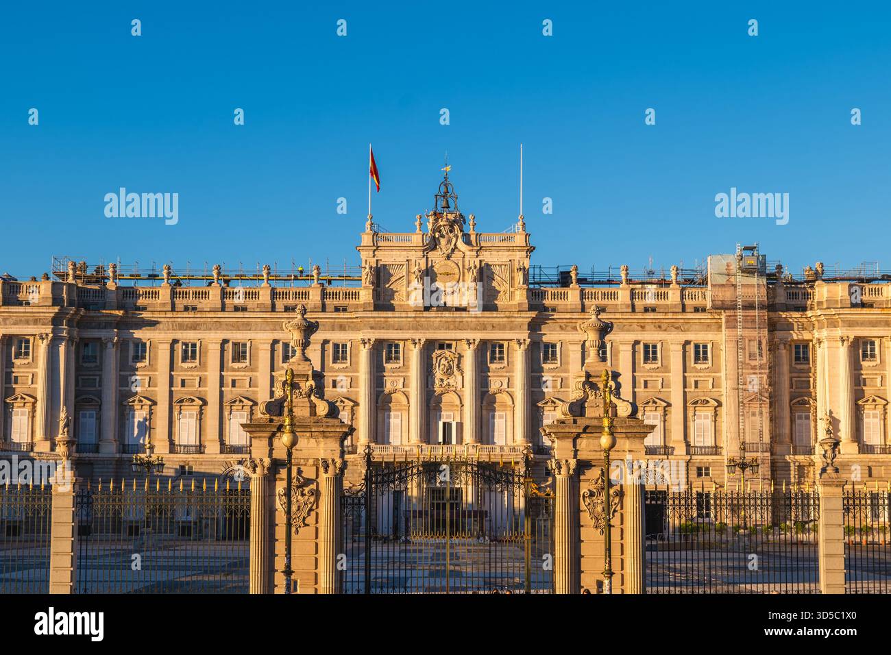 Ingresso al Palazzo reale di Madrid, la residenza ufficiale della famiglia reale spagnola a Madrid, Spagna Foto Stock