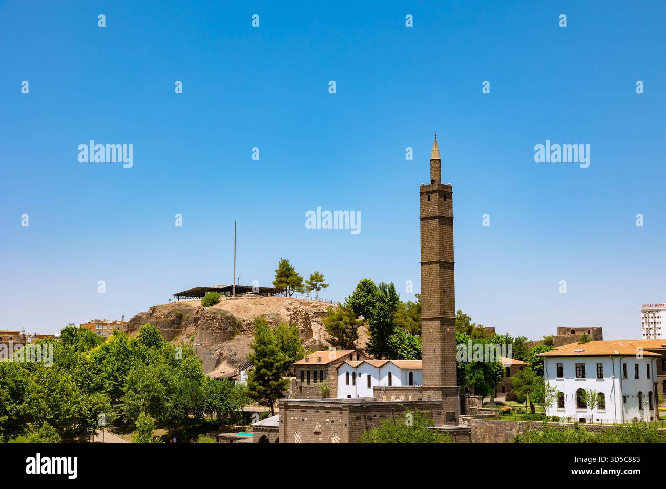 Moschea Hazreti Suleyman e Museo Archeologico Diyarbakir. Visita la foto di sfondo di Diyarbakir. Foto Stock