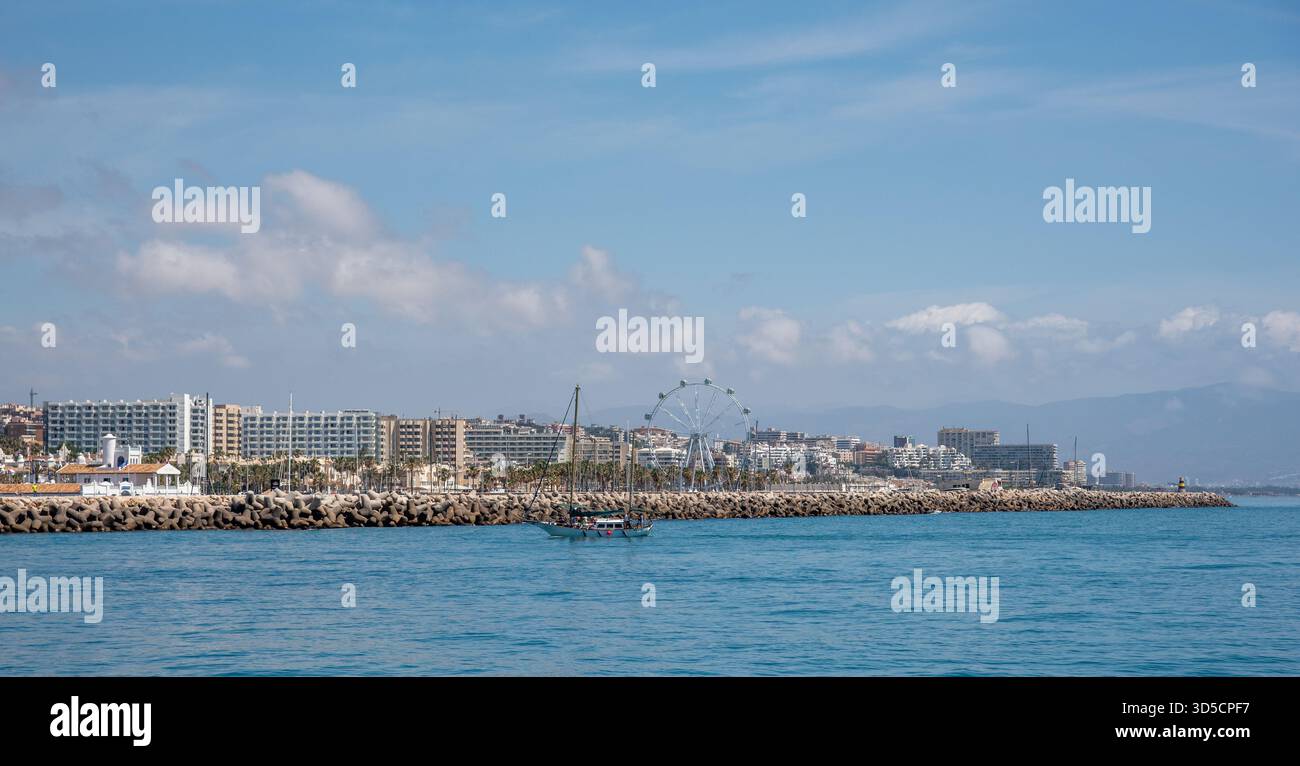 Gita in barca sulla Costa del Sol e paesaggi 2023 Foto Stock