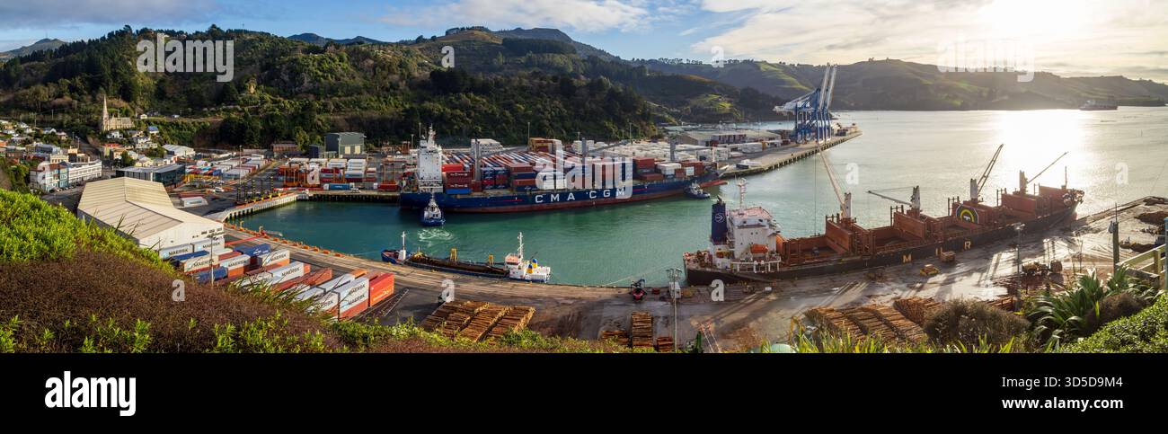 Una vista panoramica di Port Chalmers, il porto principale di Dunedin, nuova Zelanda Foto Stock