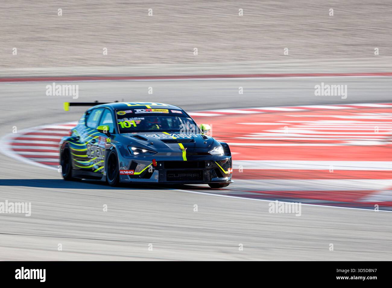 Circuito di Barcellona, Barcellona, Catalogna, Spagna. 15 novembre 2025. 2025 NAPA Racing Weekend Catalunya; Sam LAIDLAW, AREA Motorsport TCR Spagna Championship 2025, in azione durante la sessione di qualificazione credito: Action Plus Sports/Alamy Live News Foto Stock
