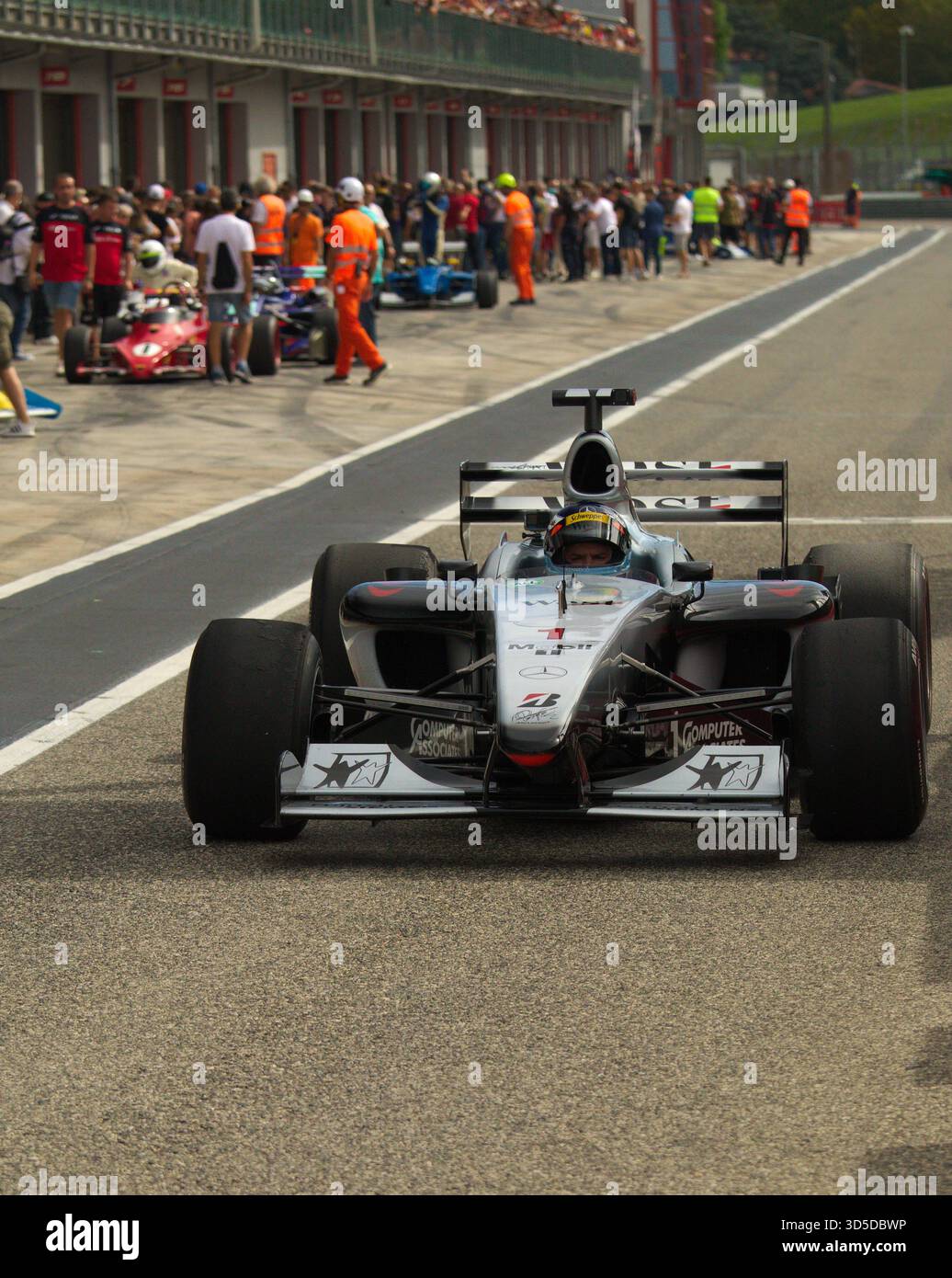 Storico Minardi Day 2025. Replica McLaren MP4/15 di Piergiorgio Rotter Foto Stock