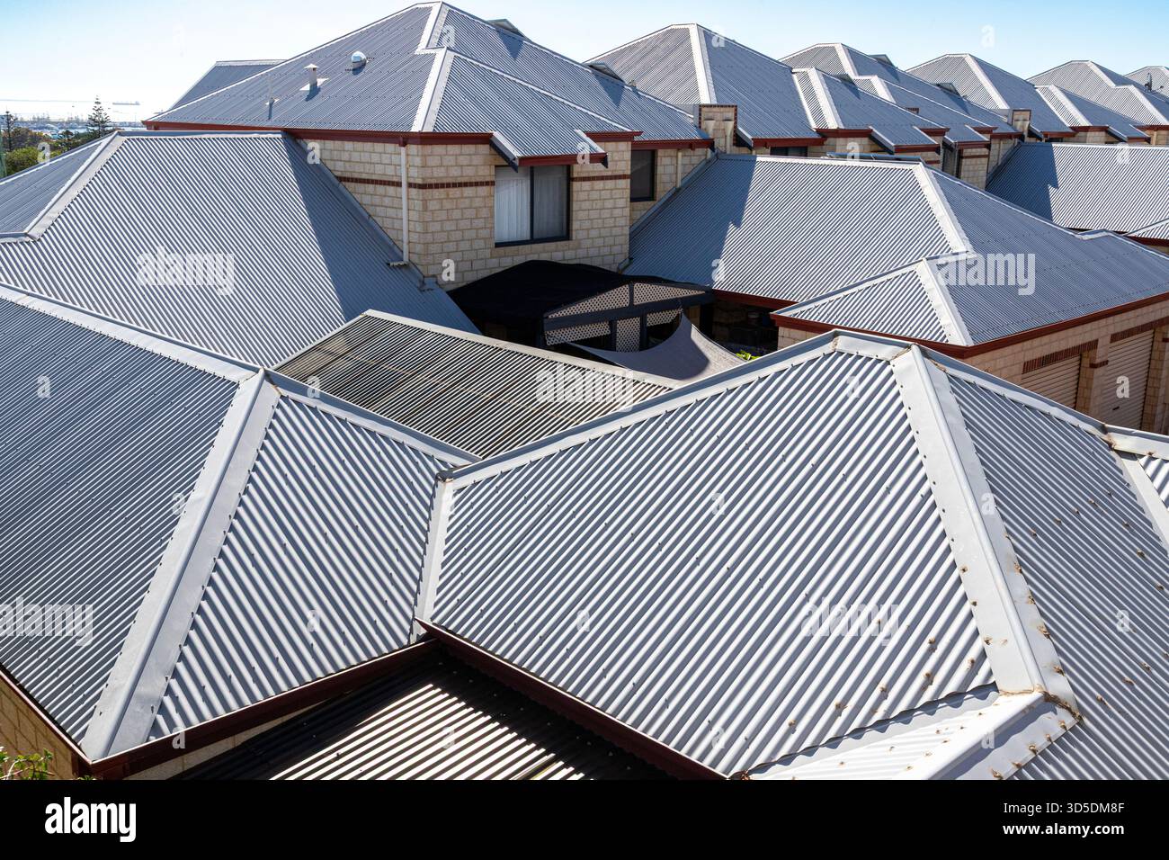 Tipico tetto in ferro ondulato sulle case di Fremantle, Perth, Australia Occidentale, WA, Australia Foto Stock