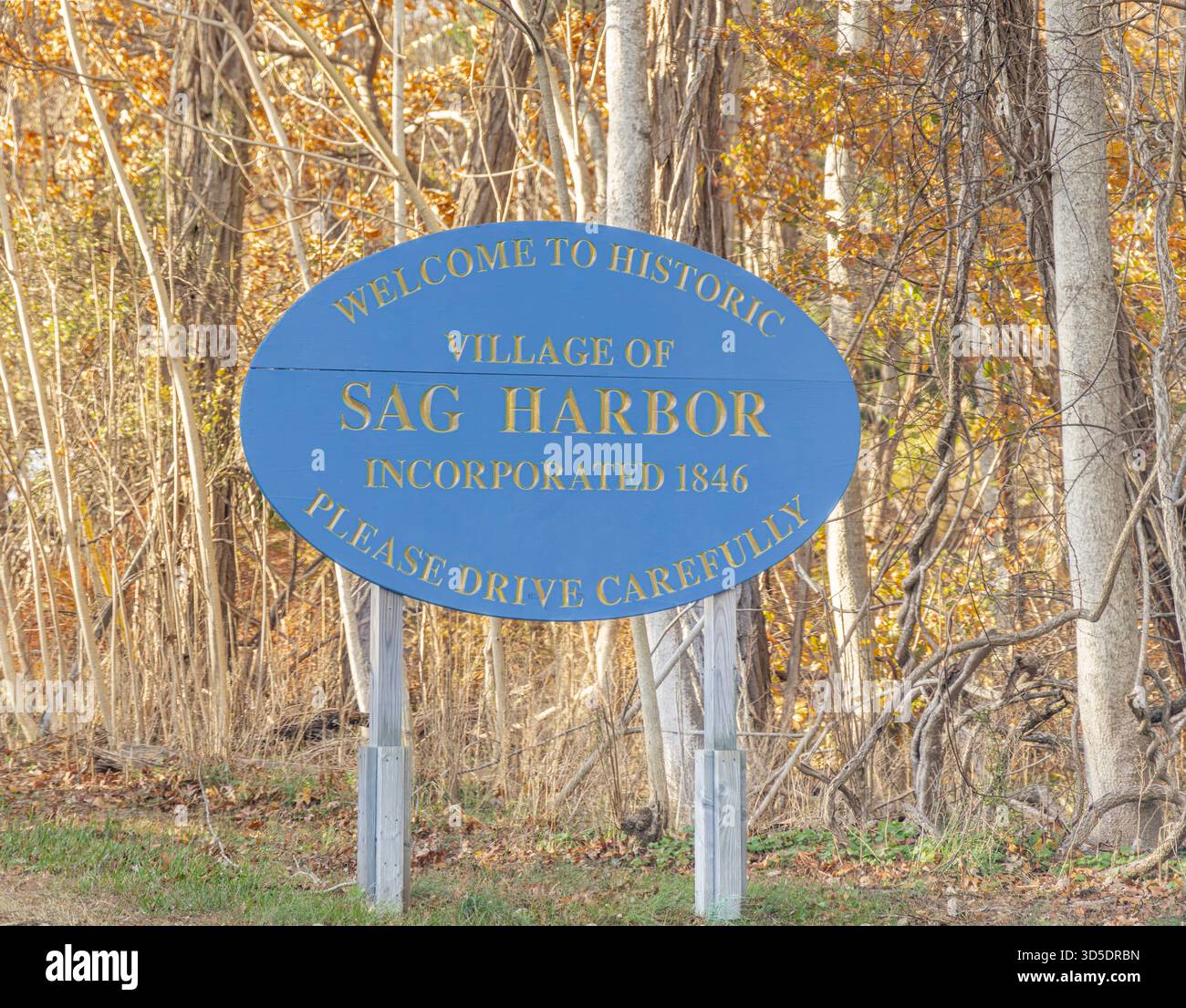 grande cartello ovale all'ingresso del porto sag, new york Foto Stock