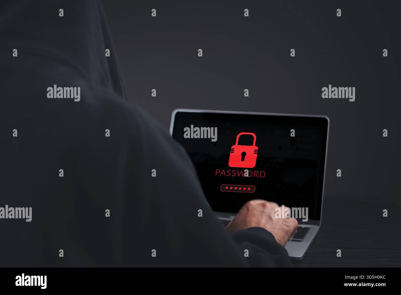 Violazione della sicurezza dei dati digitali, accesso a informazioni riservate da parte di hacker, avviso di attacco informatico, exploit di vulnerabilità del sistema, frode online, rischio per la privacy Foto Stock