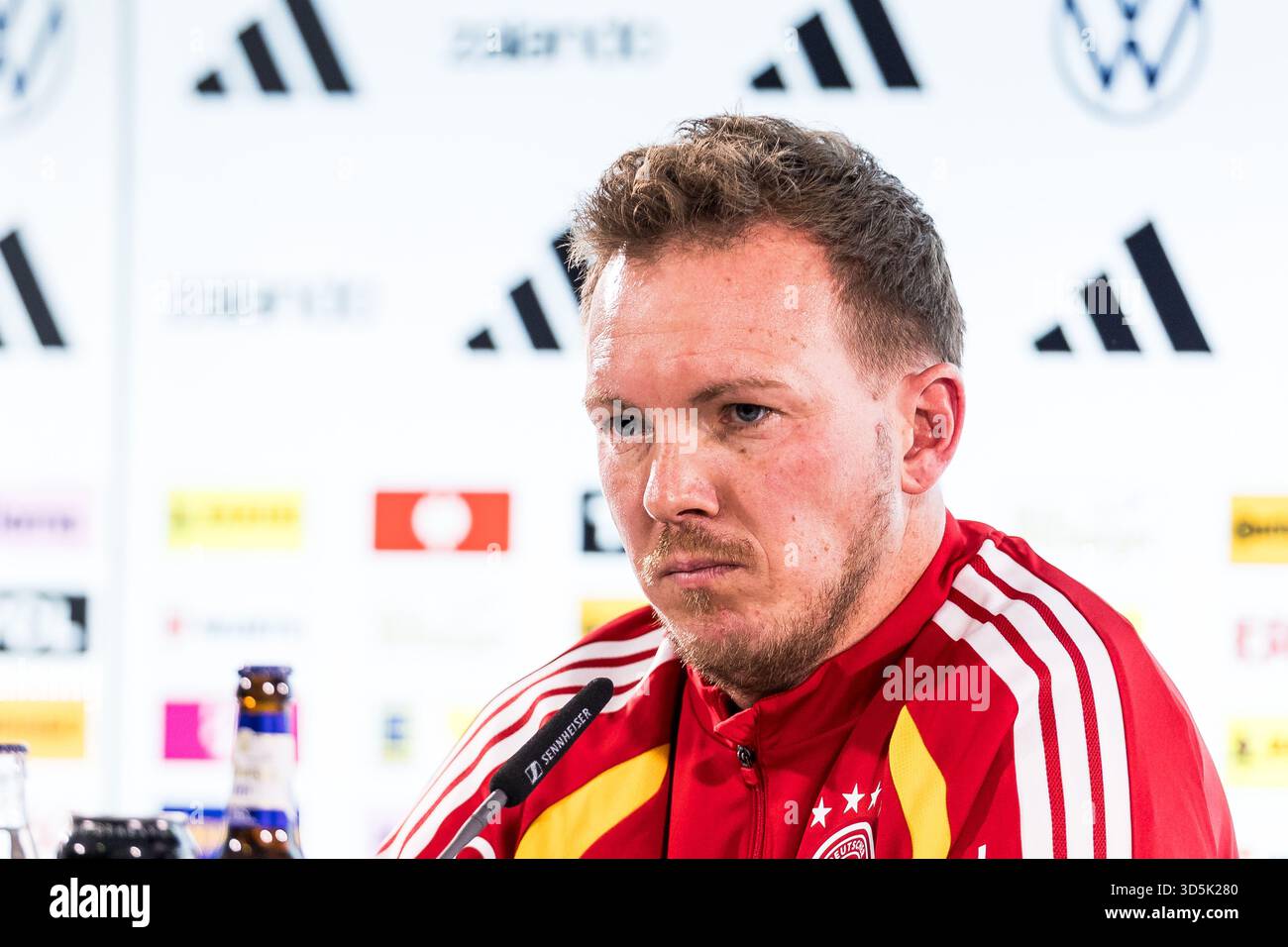 Julian Nagelsmann (allenatore nazionale tedesco) DFB Men's Training Camp [training camp]: Conferenza stampa [conferenza stampa], Wolfsburg, Volkswagen Arena il 10 novembre 2025 Foto Stock