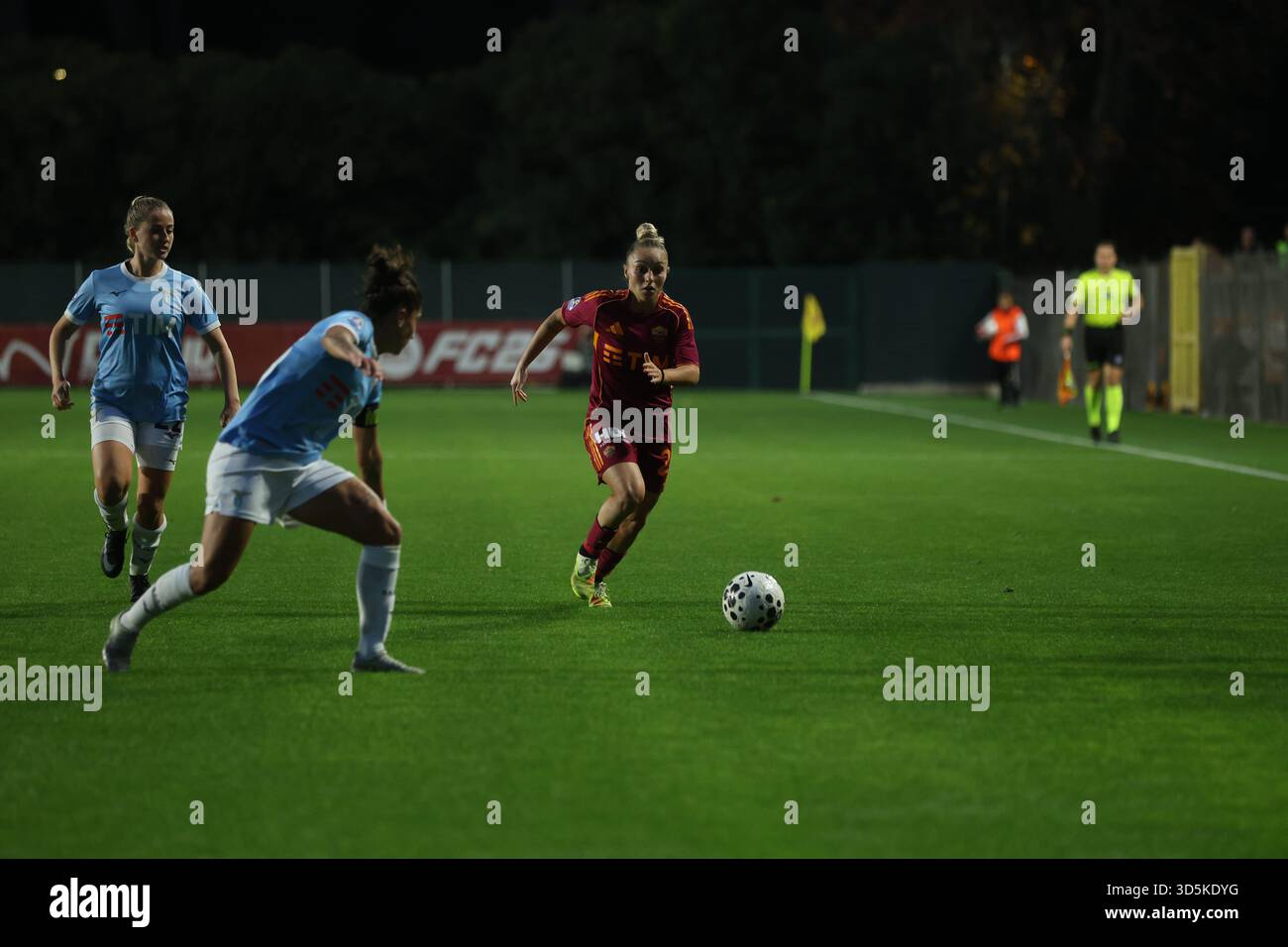 ROMA ITALIA 16 NOVEMBRE 2025 ITALIA DONNA SERIE A: AS ROMA - LAZIO allo Stadio delle tre Fontane di Roma, partita tra AS Roma e Lazio per le donne italiane Foto Stock