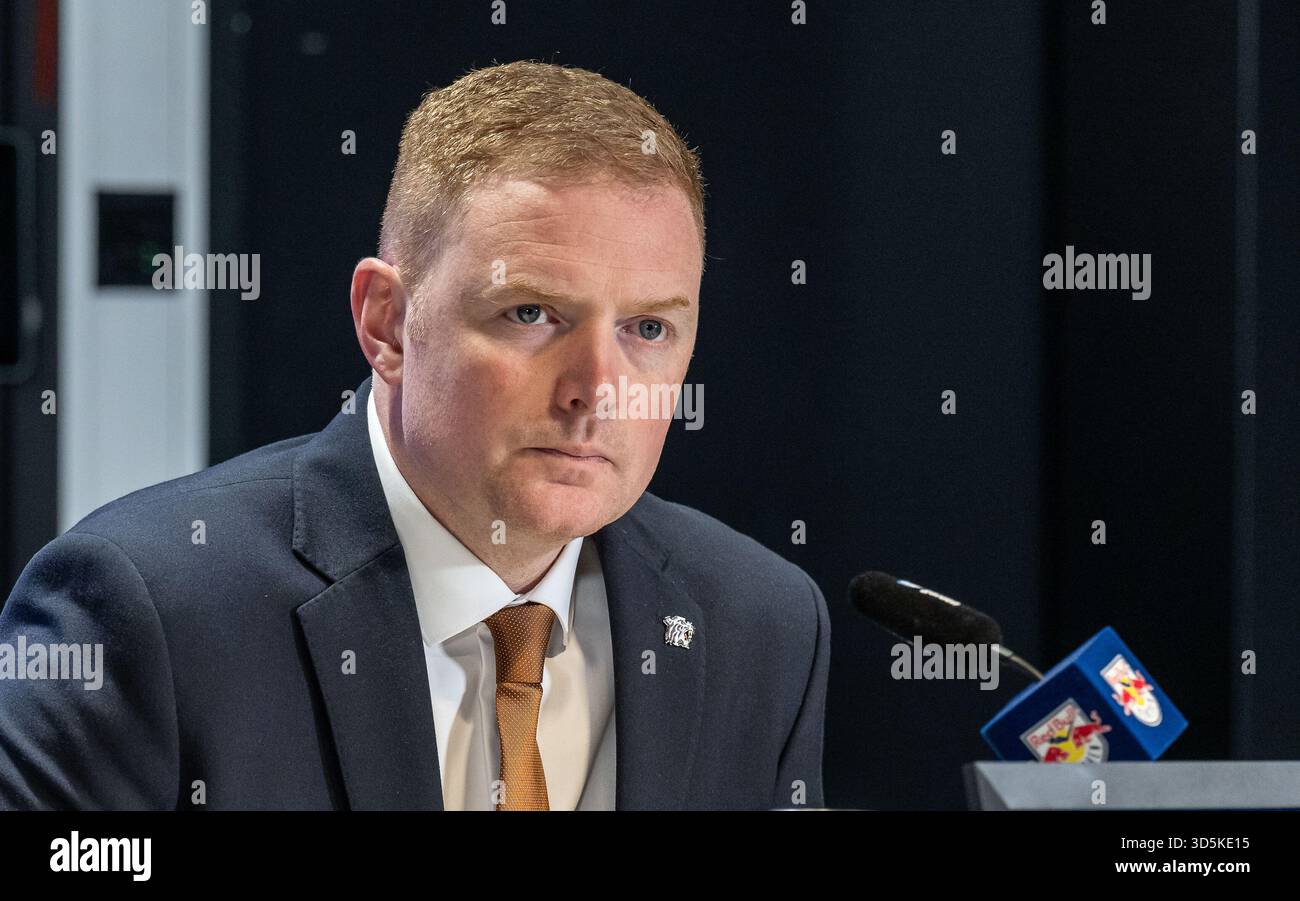 Mitch OKeefe (Head Coach, Nuremberg Ice Tigers) alla conferenza stampa dopo la partita GER, EHC Red Bull Munich vs. Norimberga Ice Tigers, Ice Hockey, DEL, 19th Matchday, Season 2025/2026, 16.11.2025. foto: Eibner Press Photo/Heike Feiner Foto Stock