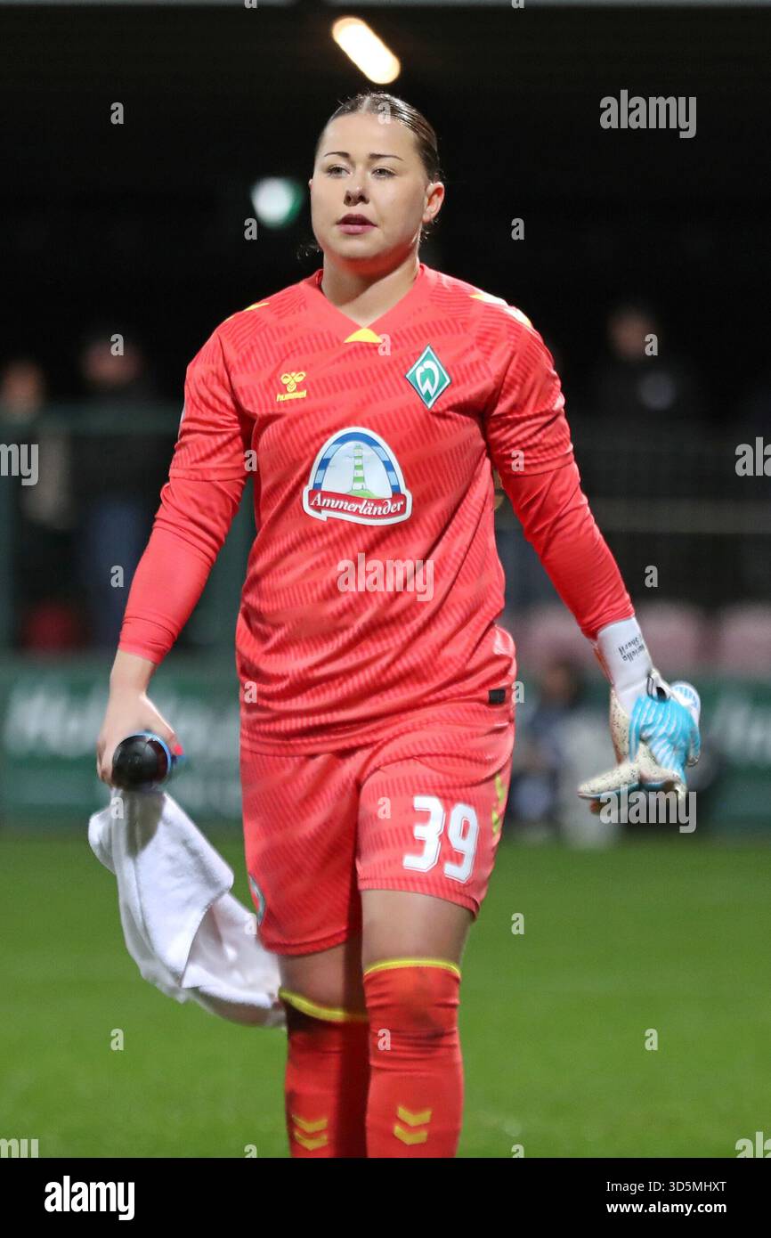 Portiere Mariella El Sherif (39, Werder Brema). Football, DFB-Pokal [Coppa di Germania] donne, stagione 2025/ 2026, turno 16: RB Leipzig vs. SV Werder Brema il 16 novembre 2025, Training Center Cottaweg, Lipsia. LE NORMATIVE DFB VIETANO QUALSIASI USO DI PHOTOG Foto Stock