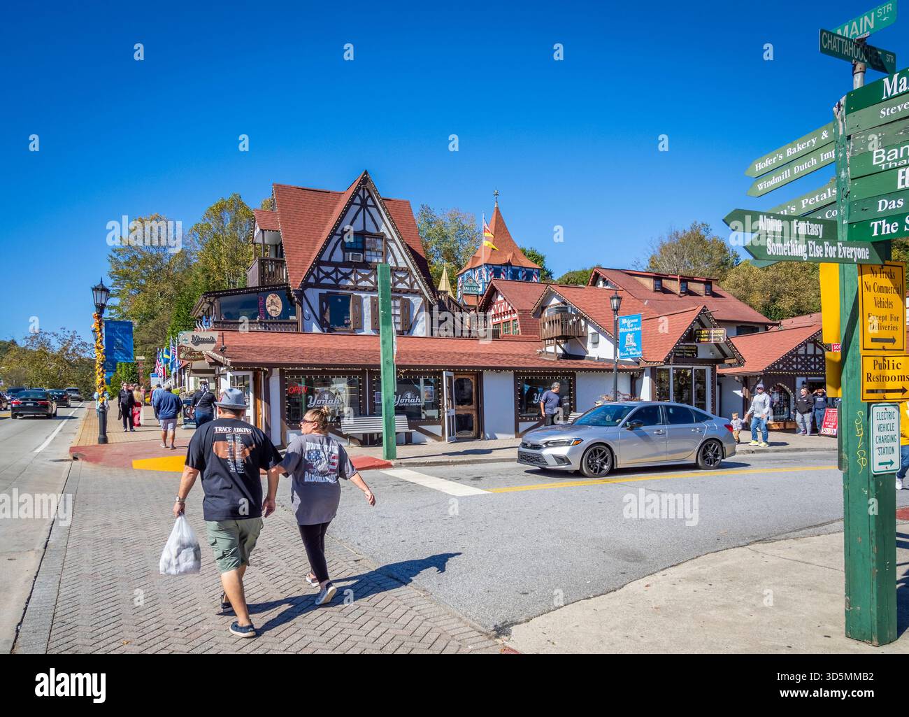 La città di Helen Georga è la replica di una città alpina bavarese sulle montagne nordorientali della Georgia, Stati Uniti Foto Stock