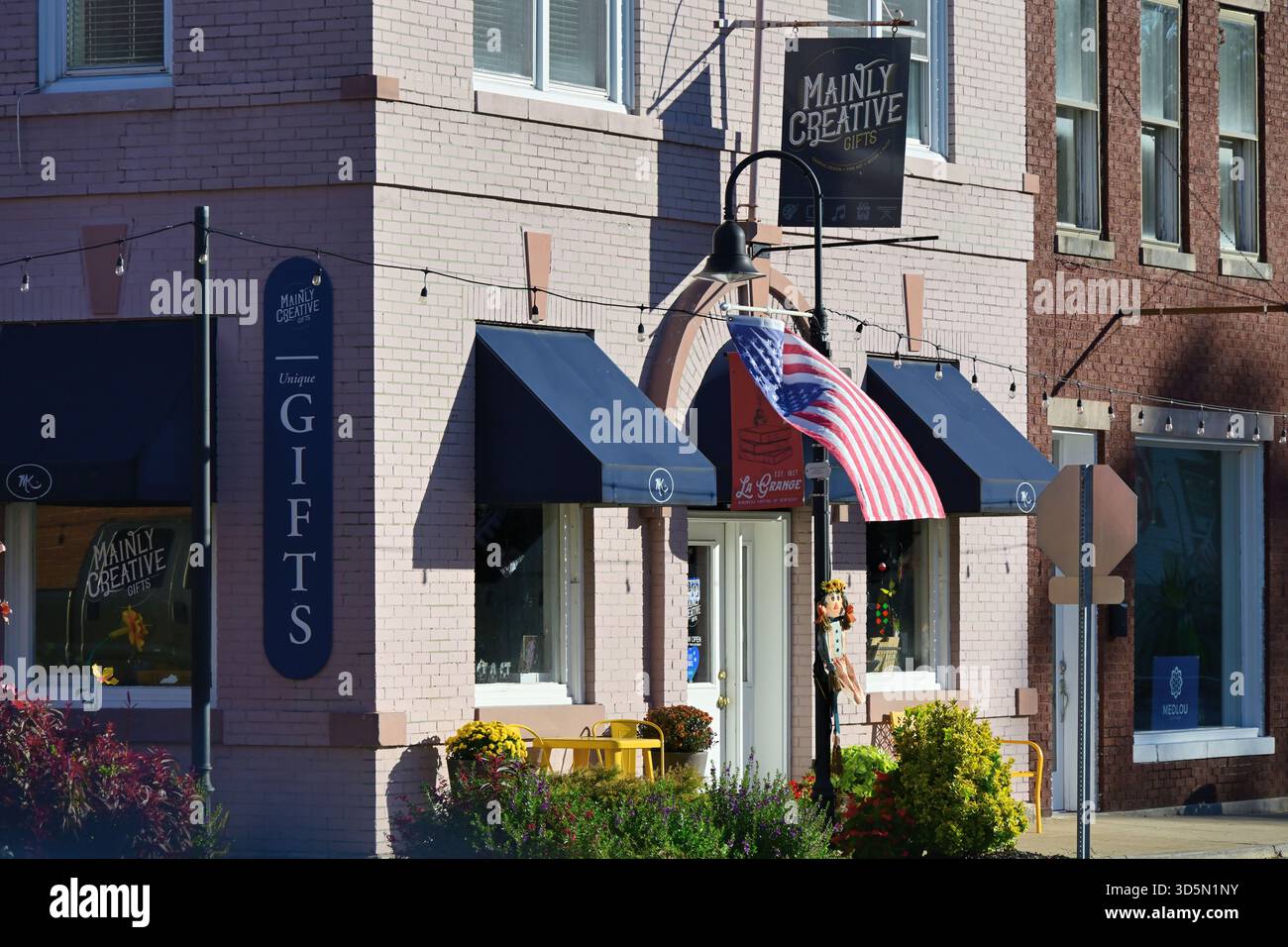 La Grange, Kentucky, Stati Uniti. Un edificio lungo l'affascinante Main Street di una comunità del Kentucky settentrionale. Foto Stock