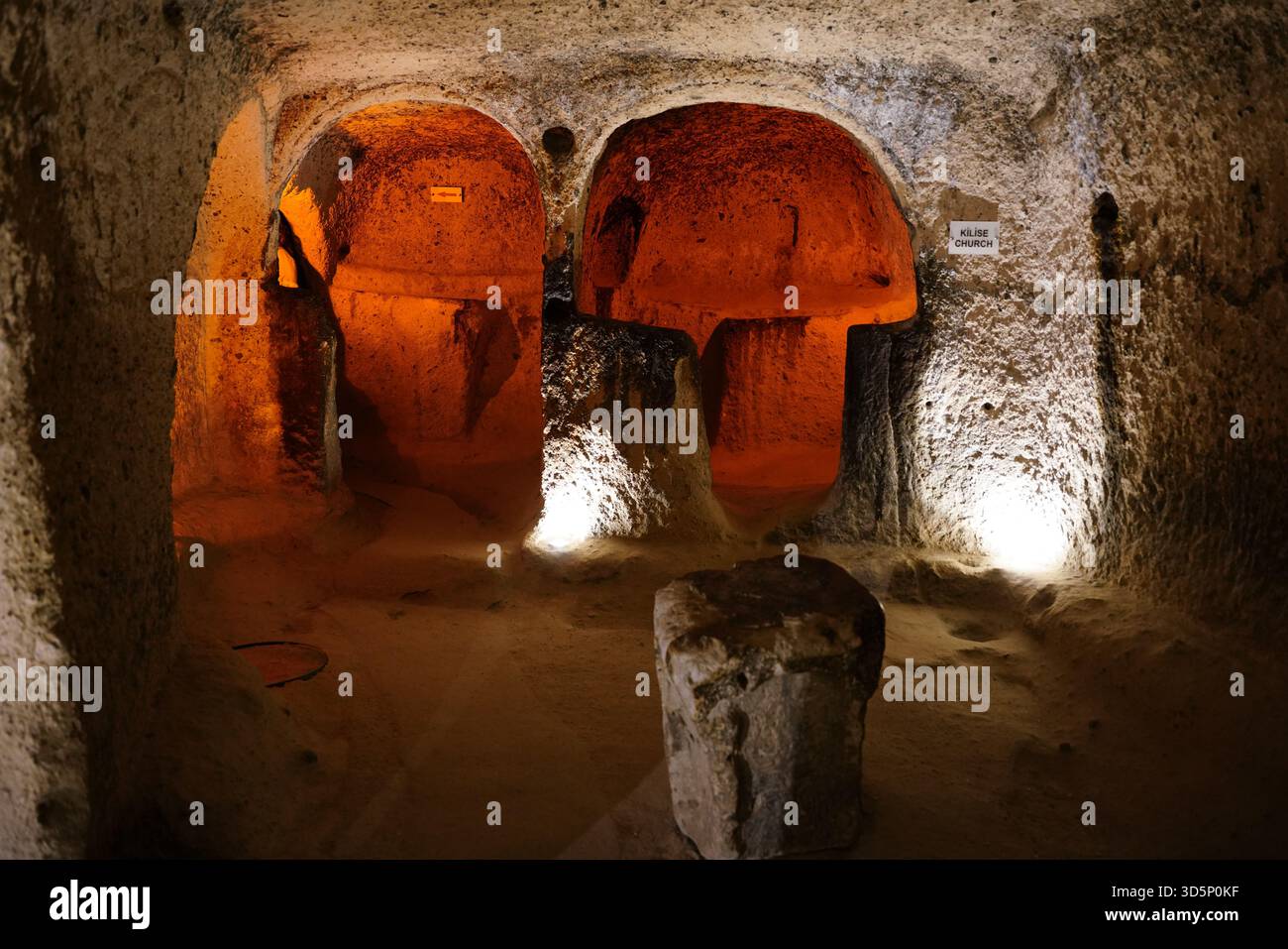 NEVSEHIR, TURKIYE - 09 AGOSTO 2025: Città sotterranea di Kaymakli nella città di Kaymakli Foto Stock