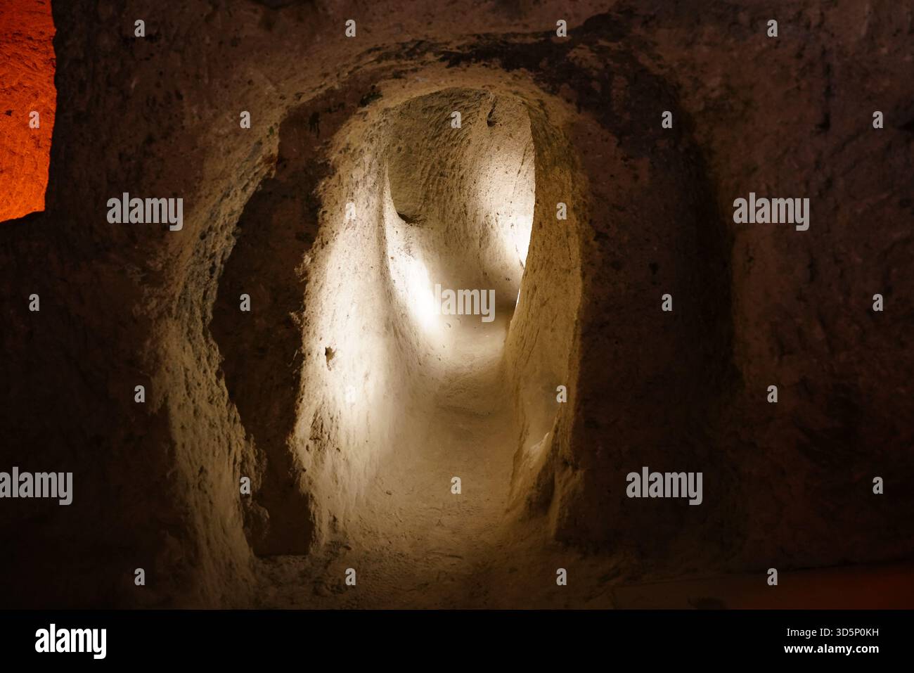 NEVSEHIR, TURKIYE - 09 AGOSTO 2025: Città sotterranea di Kaymakli nella città di Kaymakli Foto Stock
