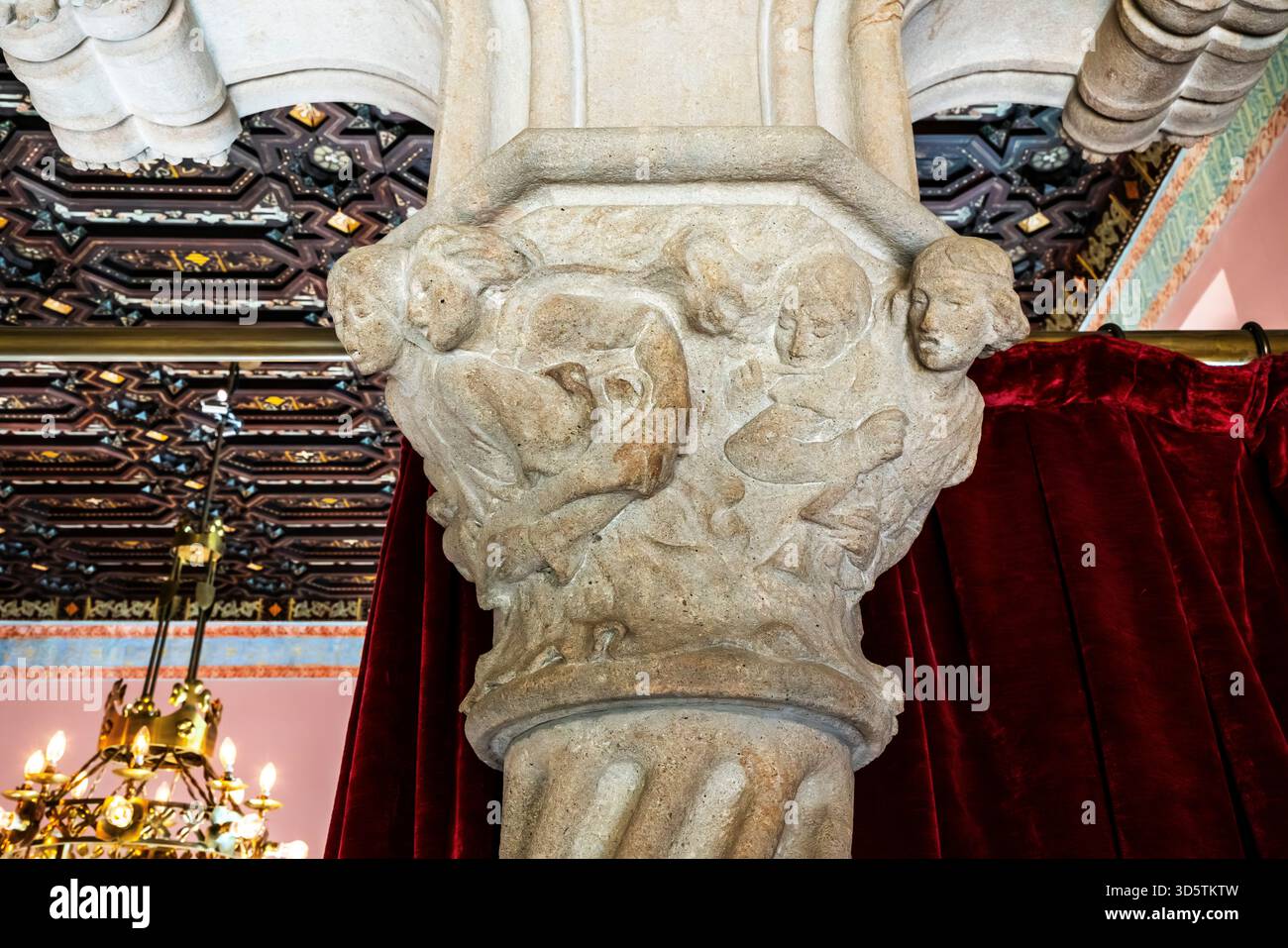 Sala de la Música) presso Casa Amatller dell'architetto Josep Puig i Cadafalch, Barcellona, Spagna. I mobili d'epoca fanno parte degli interni della Casa A. Foto Stock