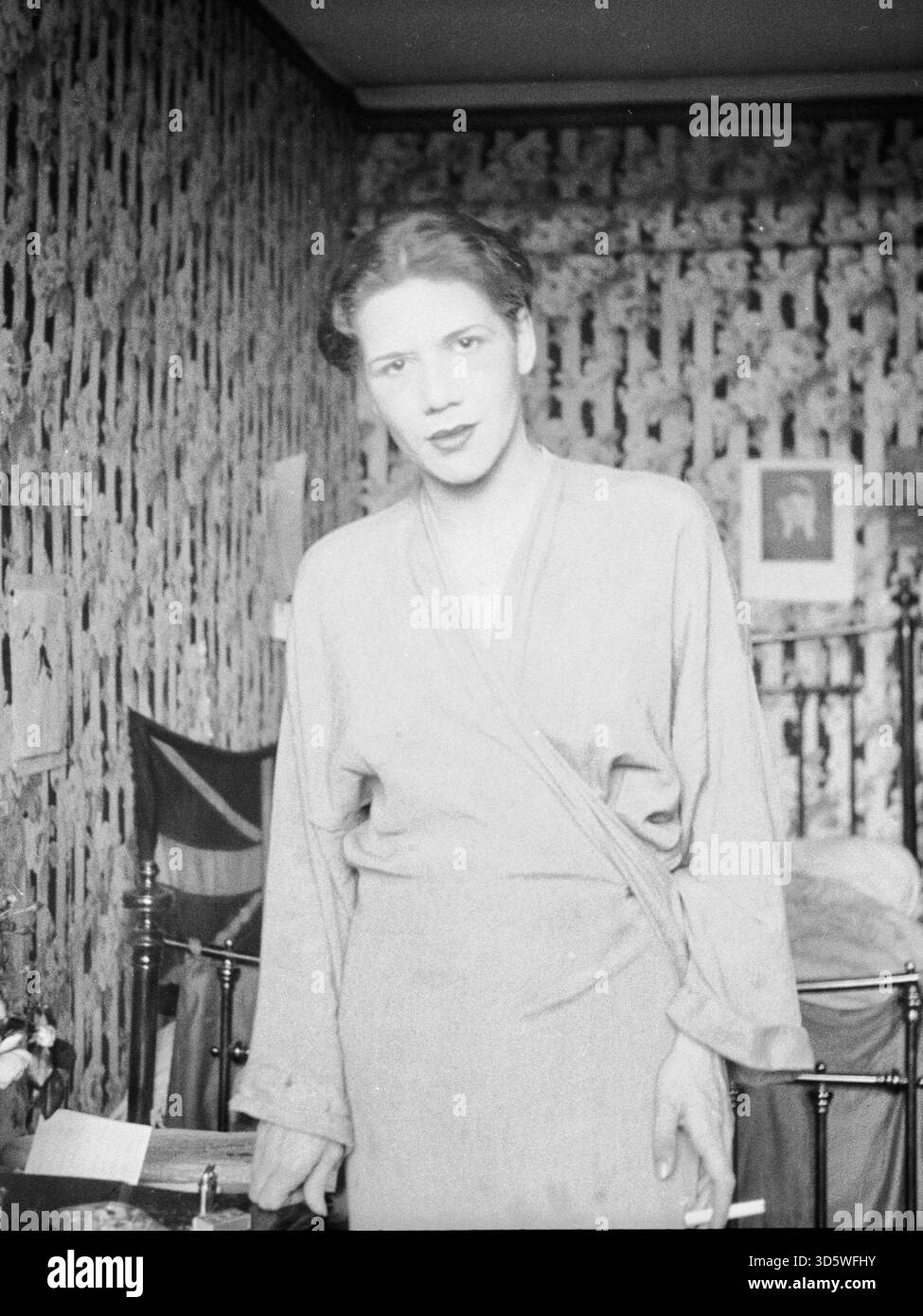 Annemarie Schwarzenbach, un'importante scrittrice, giornalista e fotografa svizzera. Il suo aspetto impressionante e androgino e la sua vita avventurosa l'hanno resa una figura di culto. Nonostante le simpatie naziste della sua famiglia, era veementemente antifascista e usò la sua fotografia e la sua scrittura per documentare l'ascesa del regime e la situazione dei poveri in Europa e negli Stati Uniti. Foto Stock