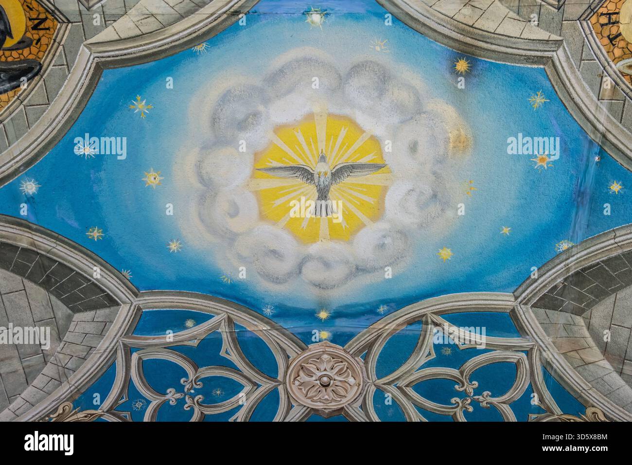 Decorazione a soffitto con una colomba che simboleggia la pace, Cappella Italiana, Isole Orcadi, Scozia, Regno Unito Foto Stock