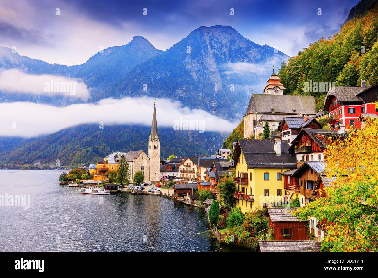 Hallstatt, Austria. Villaggio di montagna nelle Alpi austriache. Foto Stock