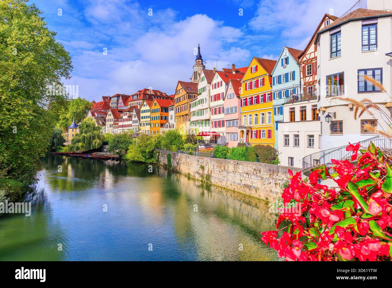 Tubingen, Germania. Case colorate nella città vecchia sul fiume Neckar. Foto Stock