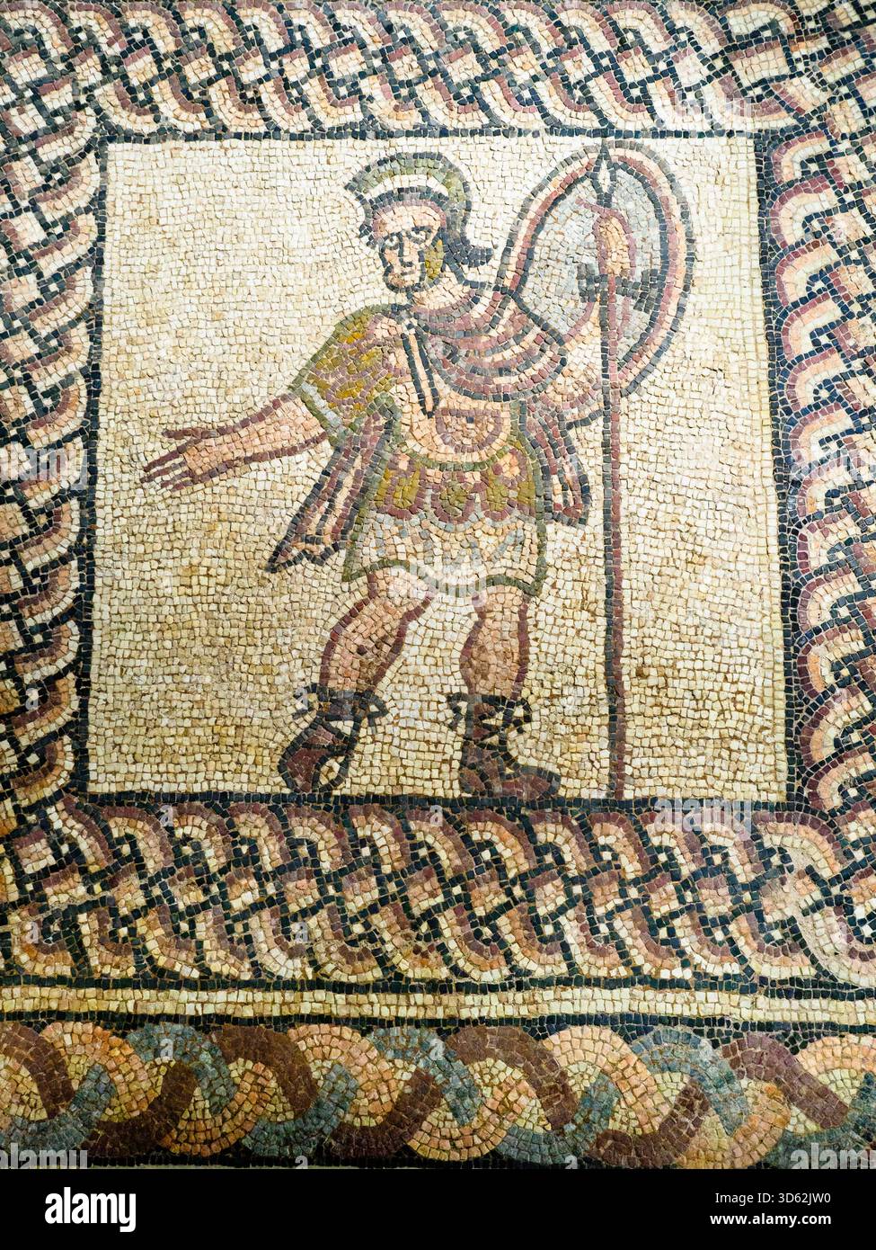 Mosaico a pavimento del vestibolo con figure emblema a mosaico - IV-V secolo d.C. - Museo della città e del territorio - Ravenna, Italia Foto Stock