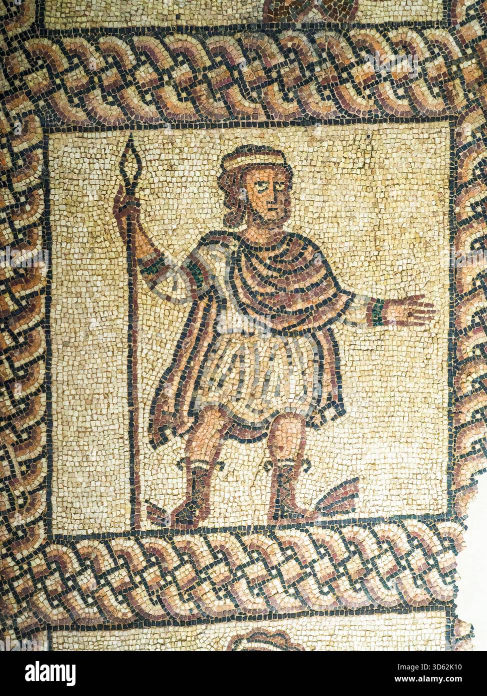 Mosaico a pavimento del vestibolo con figure emblema a mosaico - IV-V secolo d.C. - Museo della città e del territorio - Ravenna, Italia Foto Stock