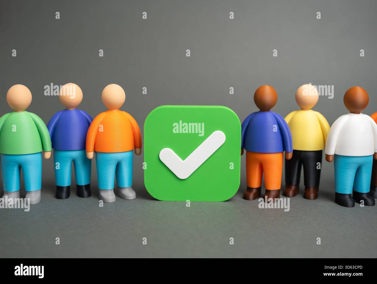 Un gruppo di persone e un segno di spunta verde. Votare in un'elezione. Referendum. Vota in una petizione. Il processo politico. Approvazione pubblica. Impegno civico, movimenti sociali, partecipazione democratica Foto Stock