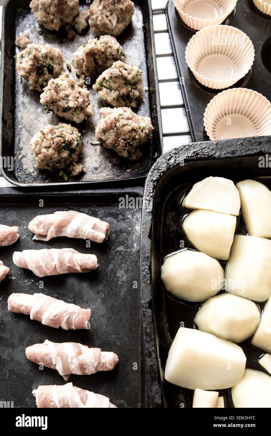 Cena di Natale sulle teglie Foto Stock