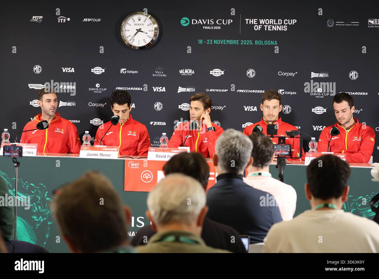 Bologna, Italia. 18 novembre 2025. Tennis, Coppa Davis Final 2025, team Spagna, Italia, 18 novembre 2025. Foto felice Calabro' Credit: Agenzia fotografica indipendente/Alamy Live News Foto Stock