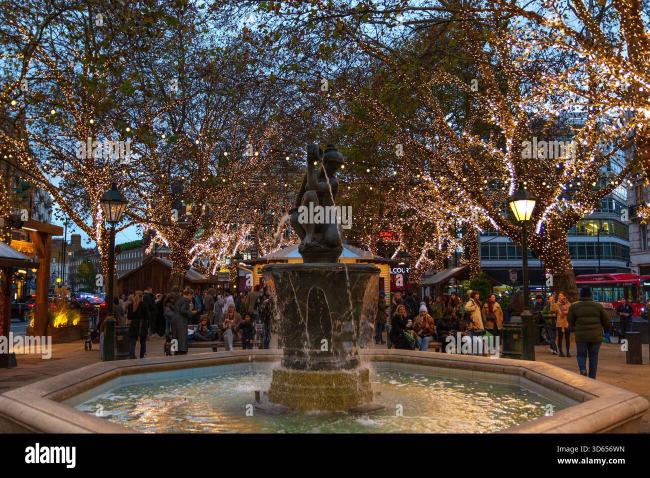 Decorazioni natalizie, Sloane Square, Kings Road, Chelsea, Londra Foto Stock