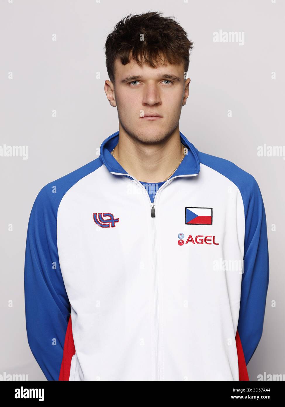 Jakub Mensik, della Repubblica Ceca, prima della finale a gironi di Coppa Davis 2025, 18 novembre 2025, Bologna, Italia. (Foto CTK/Pavel Lebeda) Foto Stock