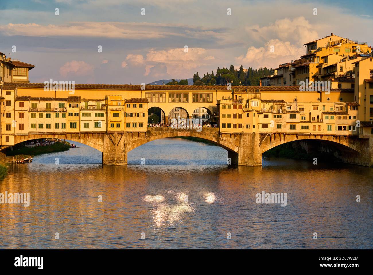 Ponte Vecchio, fiume Arno, Firenze, Toscana, Italia Foto Stock