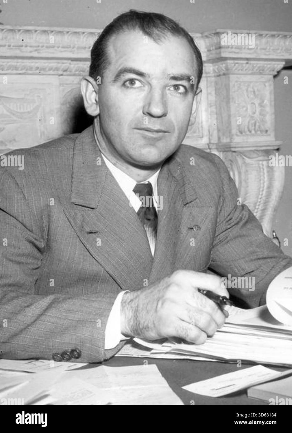 JOSEPH McCarthy (1908-1957) politico americano intorno al 1955 Foto Stock
