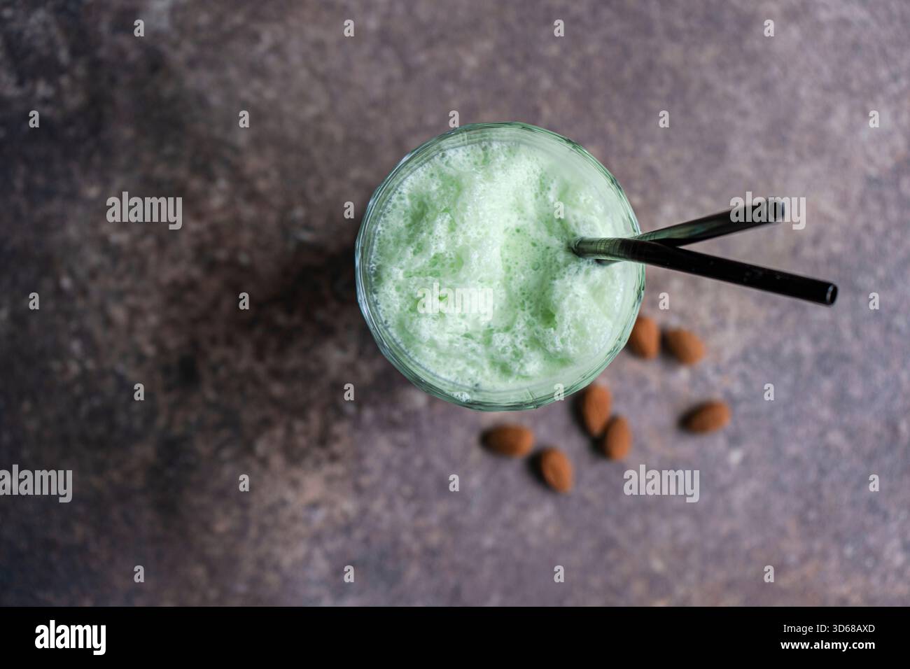Latte matcha ghiacciato Foto Stock