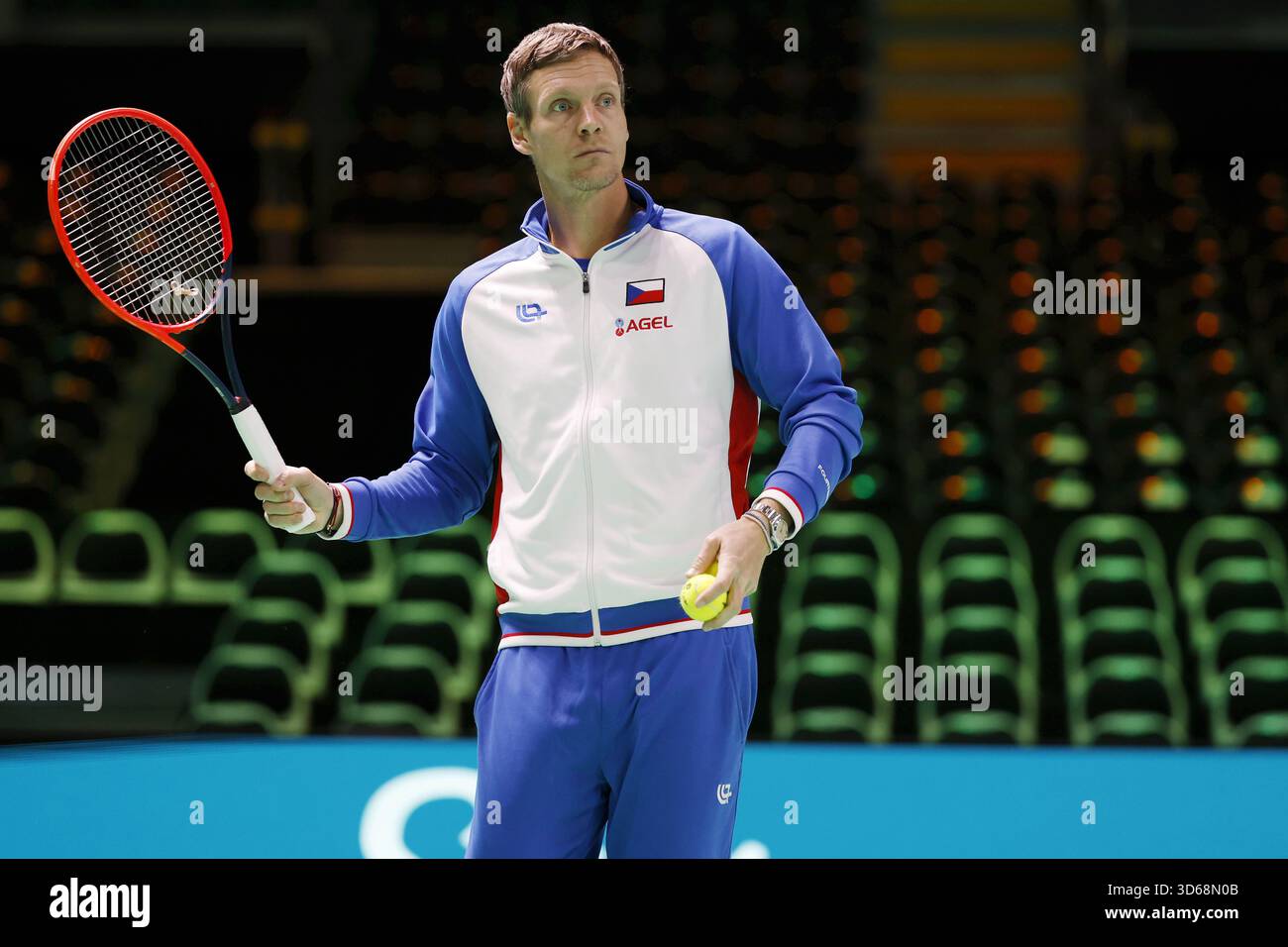 Ceco il capitano Tomas Berdych durante la preparazione della partita Repubblica ceca - Spagna nel girone finale di Coppa Davis 2025 a Bologna, Foto Stock