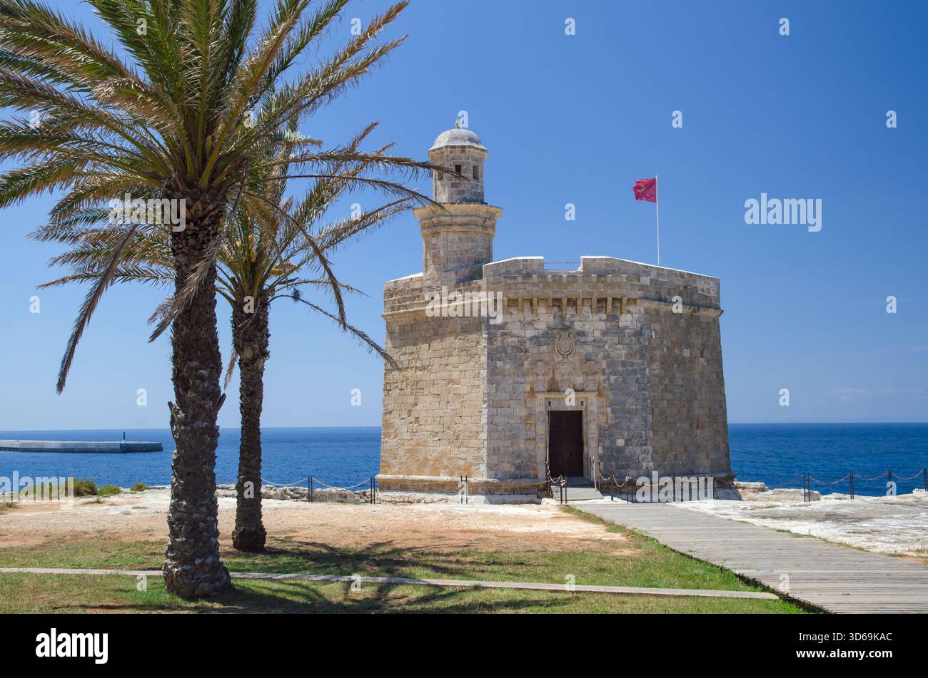 Il castello ottagonale di Sant Nicolau del XVII secolo, Passeig Marítim, Ciutadella, Minorca, Spagna, isole Baleari Foto Stock