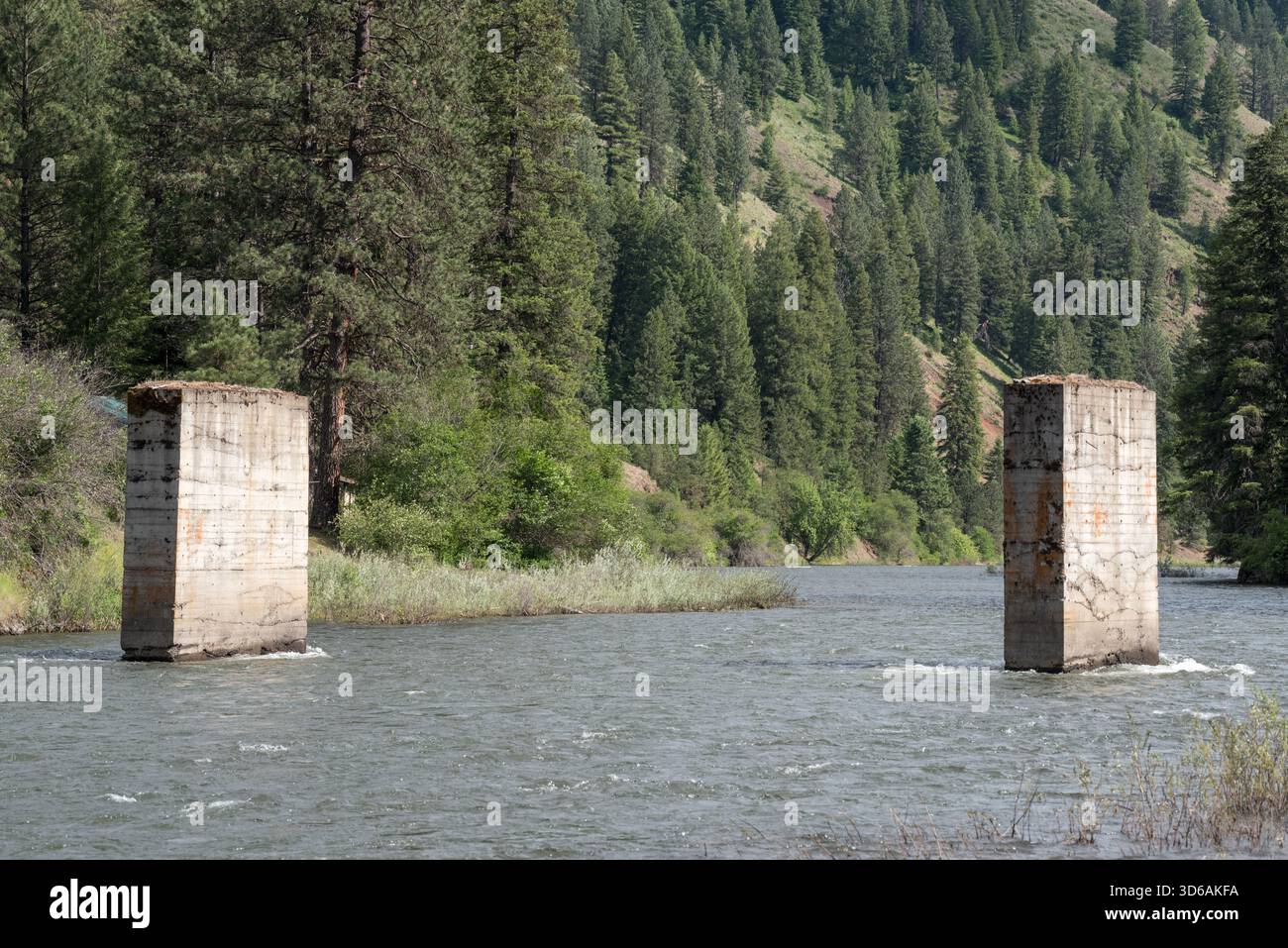 Vecchio ponte sul fiume grande Ronde a Rondowa, Oregon. Foto Stock