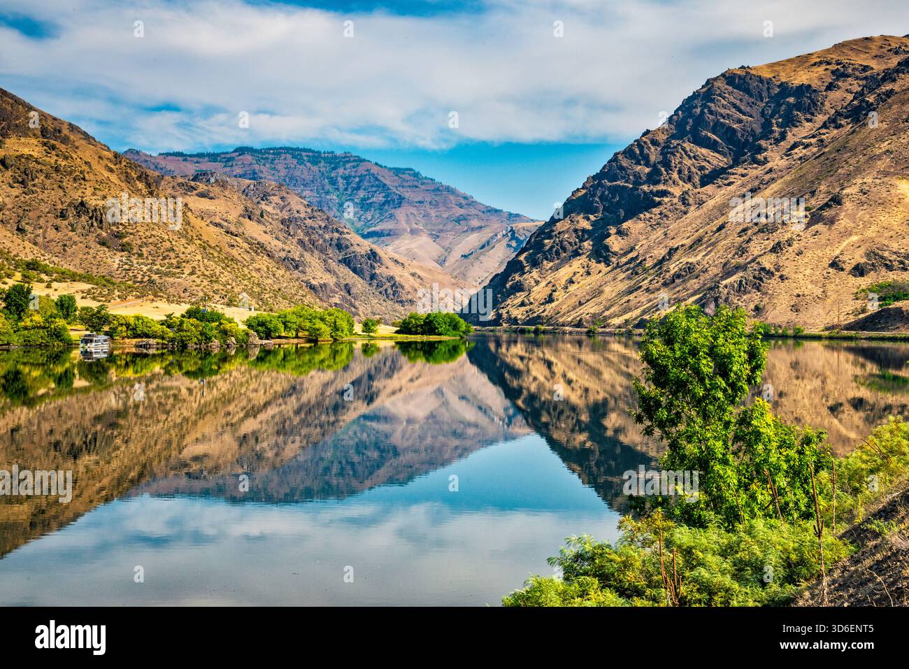 Hells Canyon Reservoir, sul fiume Snake, vista da Hells Canyon Road (NF-454), a nord di Copperfield, Idaho, Stati Uniti Foto Stock