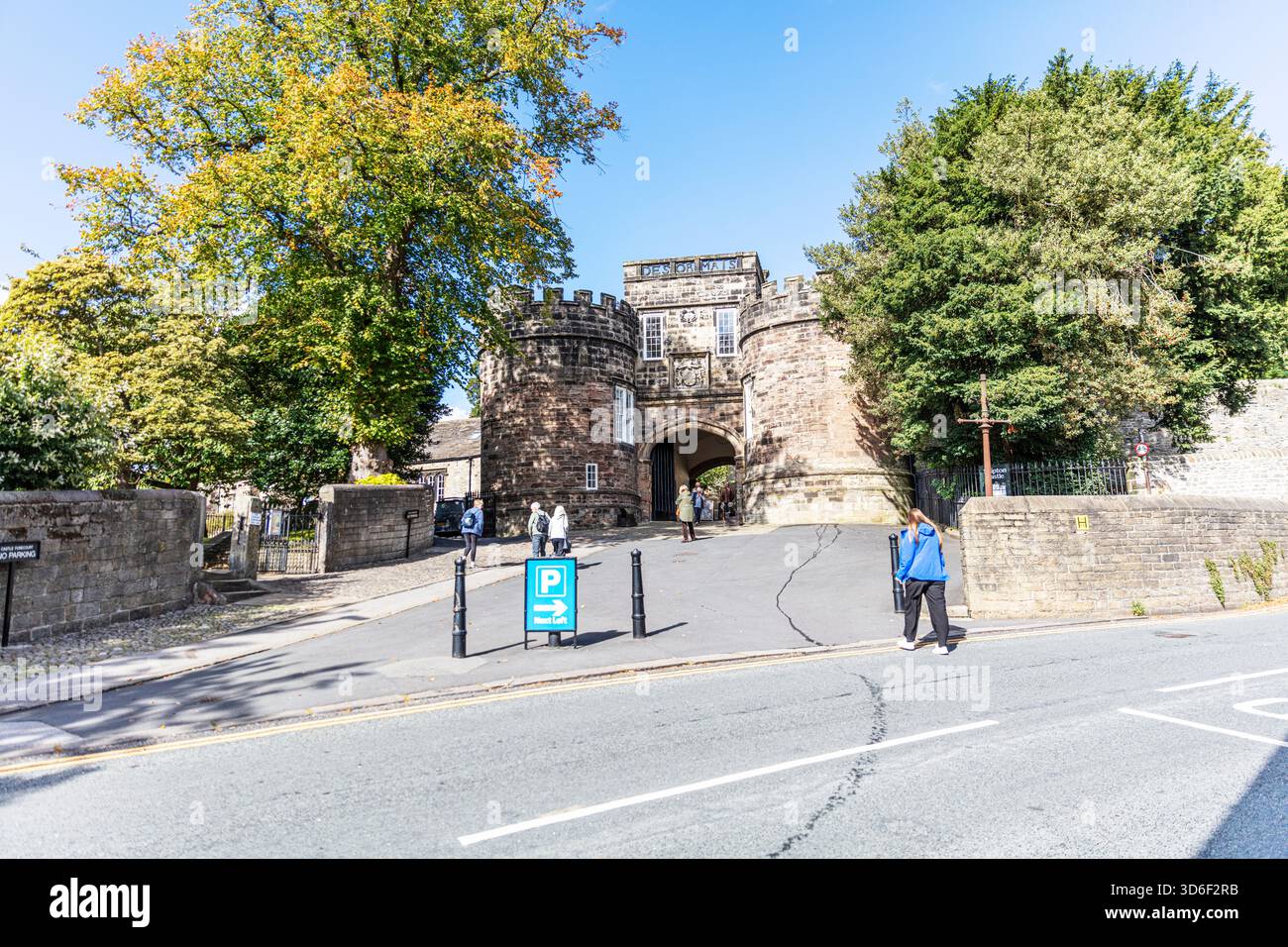 Skipton, Yorkshire, Regno Unito, Inghilterra, ingresso principale del castello di Skipton, Yorkshire Dales National Park, Regno Unito Inghilterra GB, Skipton Castle, Skipton Regno Unito, Foto Stock