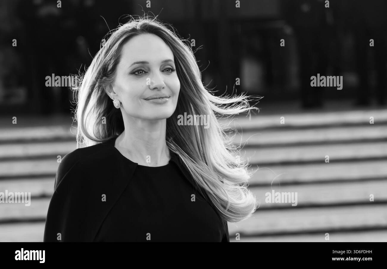 Roma, Italia, 18 ottobre 2025 - Angelina Jolie partecipa al Red carpet "Couture" al Rome Film Fest - crediti: Martina dal piano Foto Stock