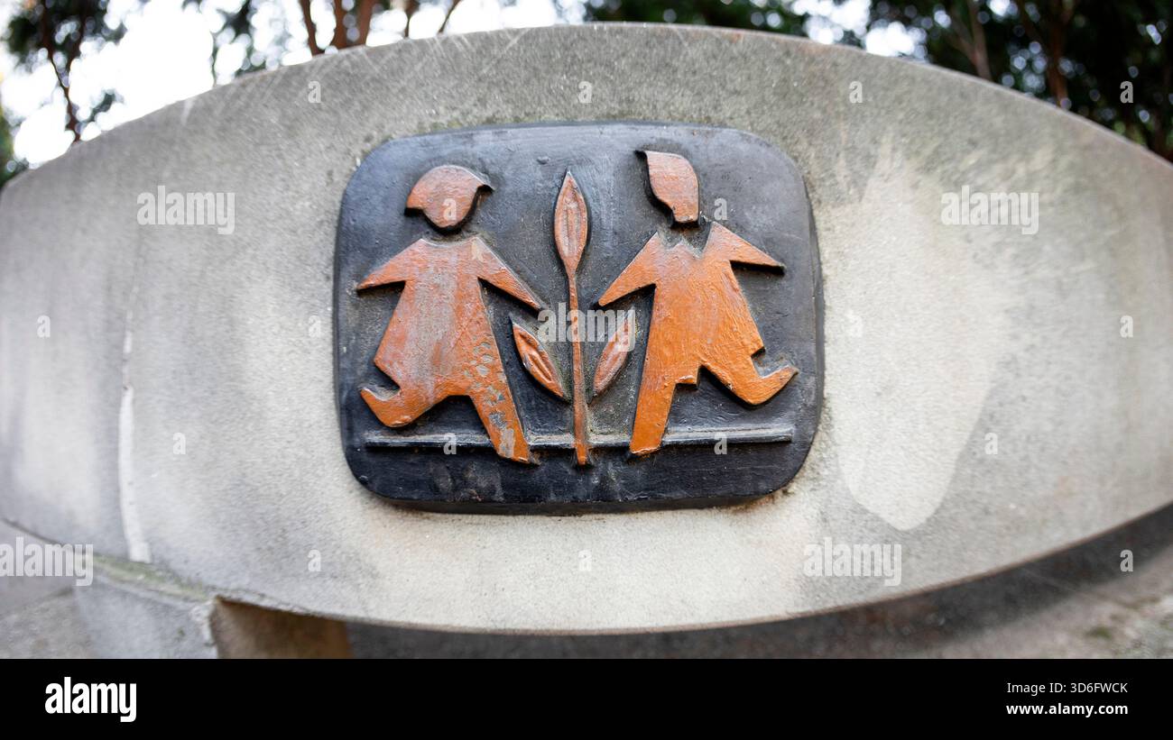 Hermann-Gmeiner-Park, Gründer von SOS Kinderdorf, Parco a Wien, Österreich // Hermann Gmeiner Park, fondatore del SOS Children's Village, parco a Vienna, Austria - 20251118 PD18483 credito: APA-PictureDesk/Alamy Live News Foto Stock
