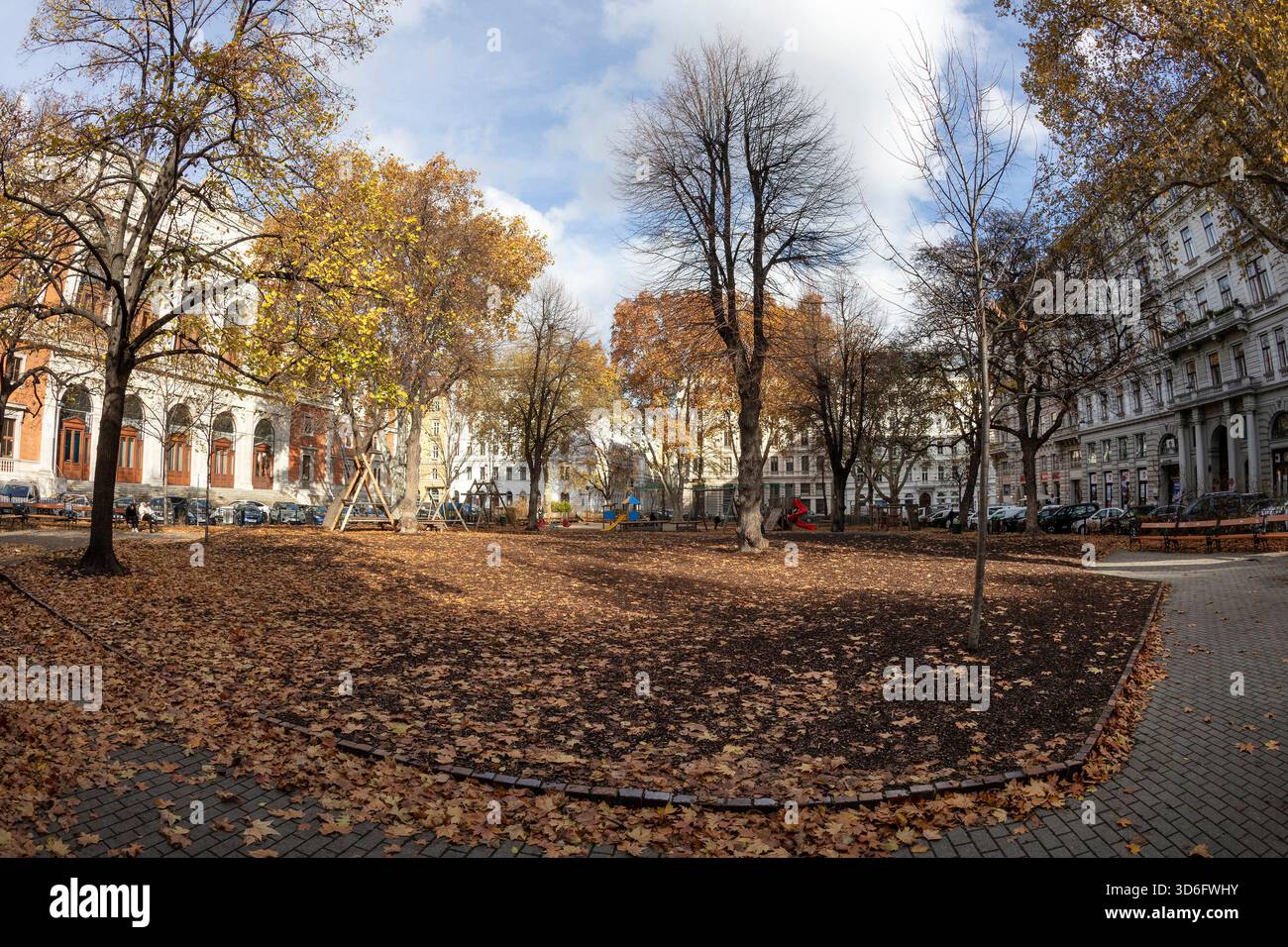 Hermann-Gmeiner-Park a Vienna, Österreich // Hermann Gmeiner Park a Vienna, Austria. , . Crediti: APA-PictureDesk/Alamy Live News Foto Stock