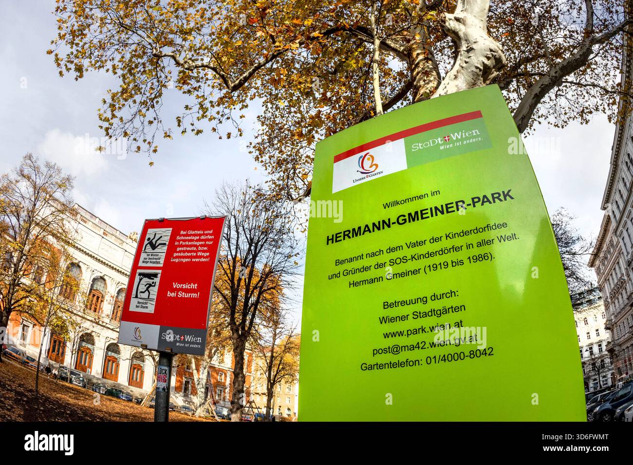 Hermann-Gmeiner-Park, Gründer von SOS Kinderdorf, Parco a Wien, Österreich // Hermann Gmeiner Park, fondatore del SOS Children's Village, parco a Vienna, Austria - 20251118 PD18491 credito: APA-PictureDesk/Alamy Live News Foto Stock