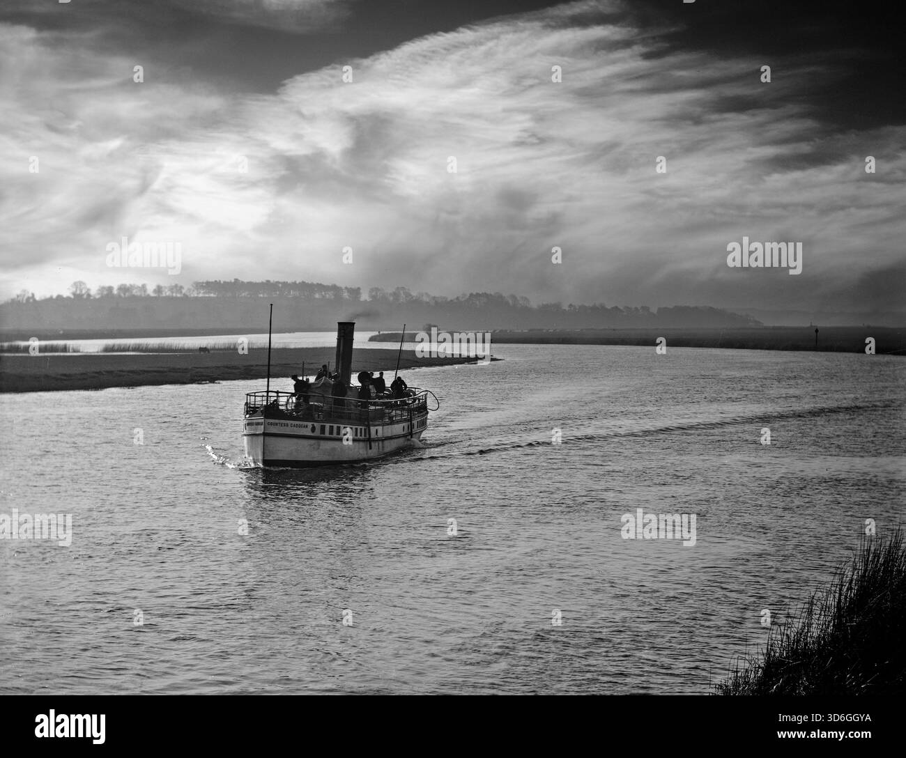 Una vista dei primi anni del XX secolo della "Contessa Cadogan", un piroscafo passeggeri sul fiume Shannon vicino a Portumna, nella contea di Galway, Irlanda Foto Stock