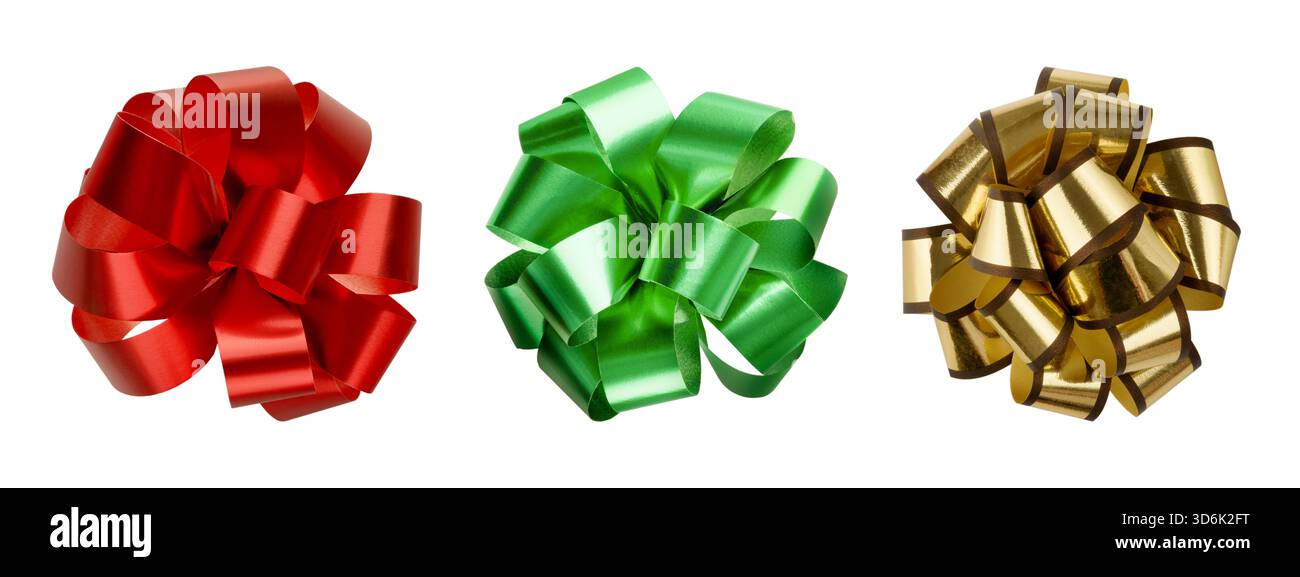 Imposta un fiocco regalo decorativo in oro, rosso e verde isolato su sfondo bianco con percorso di ritaglio. Natale, San Valentino, pacchetti per le vacanze, compleanni, nozze Foto Stock