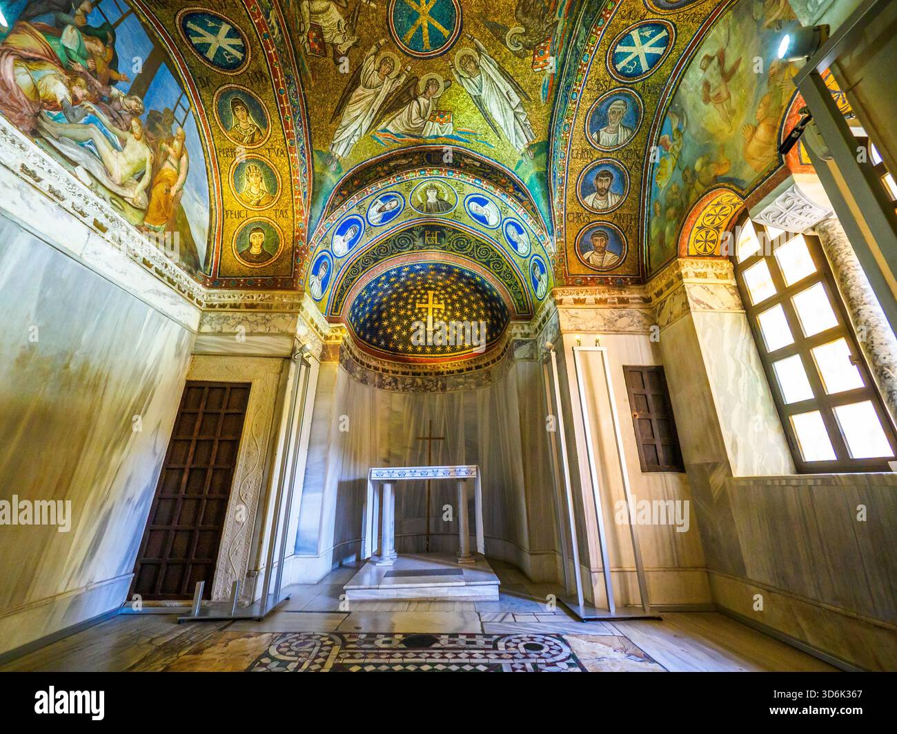 Cappella di Sant'Andrea, cappella privata del vescovo, costruita ai tempi di Teodorico (fine V secolo) e dedicata a Sant'Andrea - Museo Arcivescovile - Ravenna, Italia Foto Stock